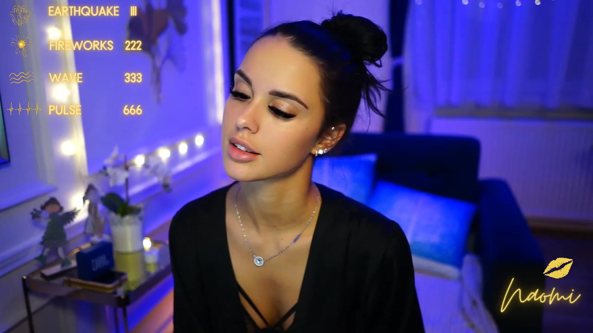 Gallery image thumbnail from cinnabellee's myfreecams stream on, 12/13/2022, 01:17 image 6 of 20