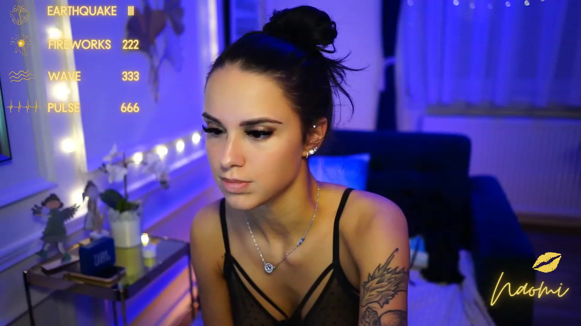 Gallery image thumbnail from cinnabellee's myfreecams stream on, 12/13/2022, 01:17 image 14 of 20