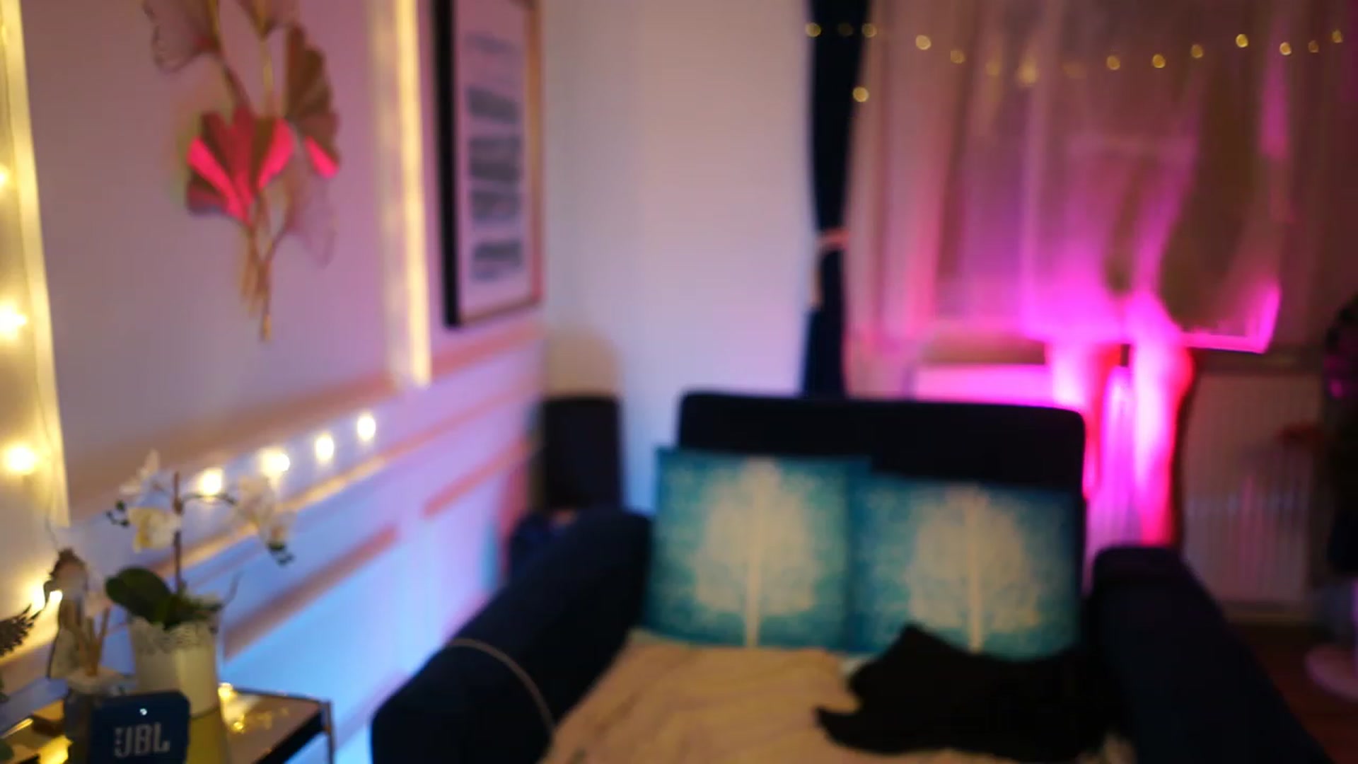 Gallery image thumbnail from cinnabellee's myfreecams stream on, 12/15/2022, 19:57 image 19 of 20