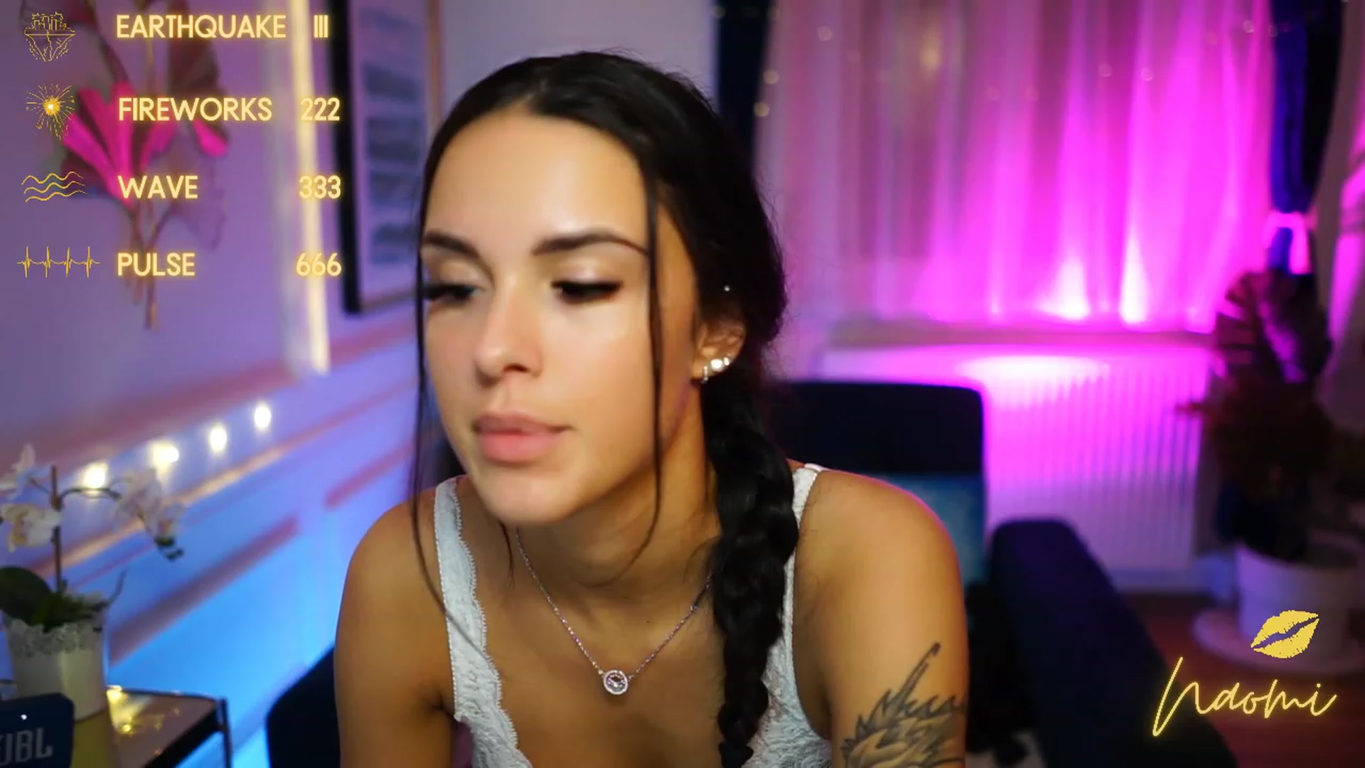 Gallery image thumbnail from cinnabellee's myfreecams stream on, 12/15/2022, 20:56 image 20 of 20