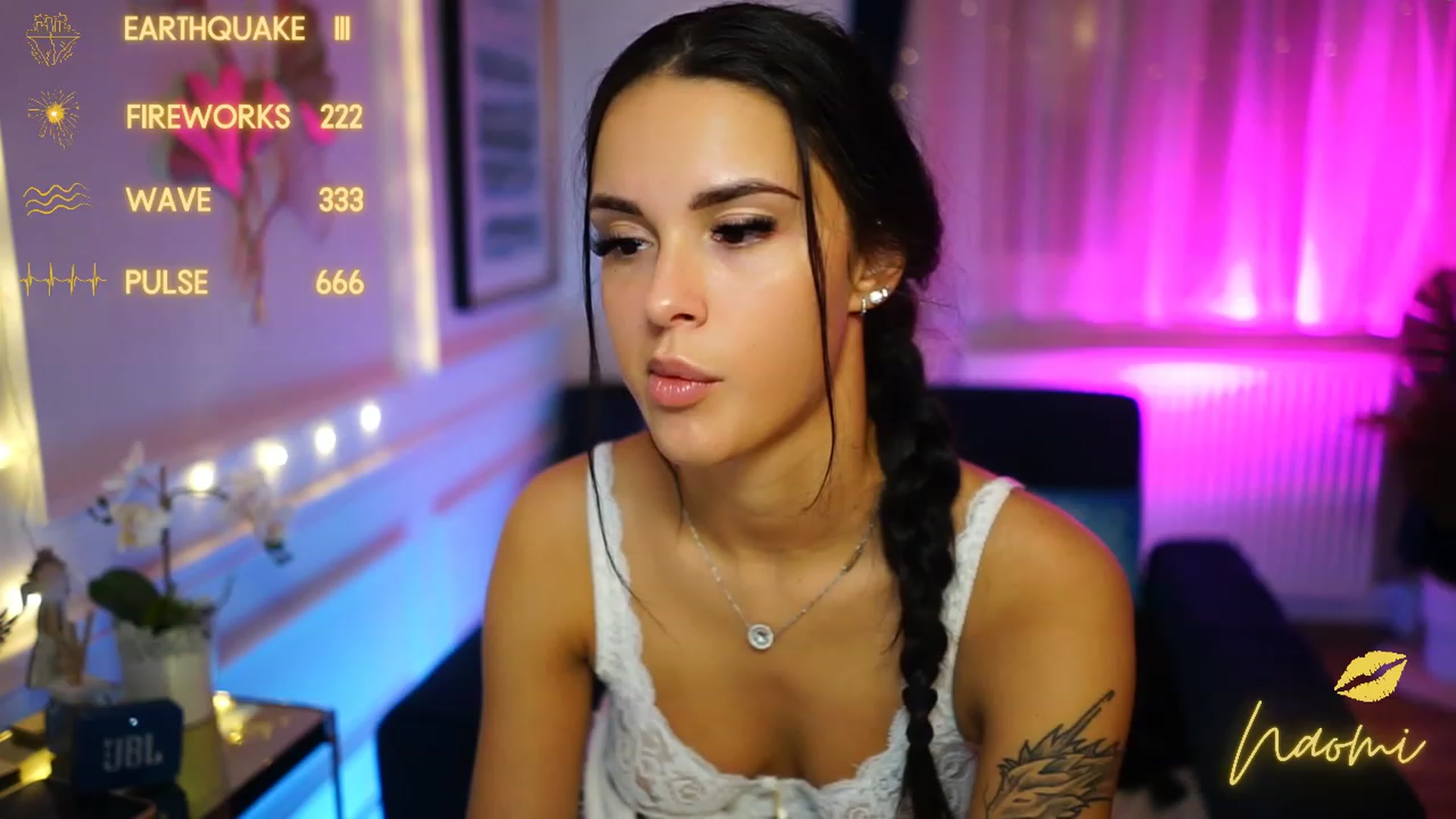 Gallery image thumbnail from cinnabellee's myfreecams stream on, 12/15/2022, 20:56 image 10 of 20