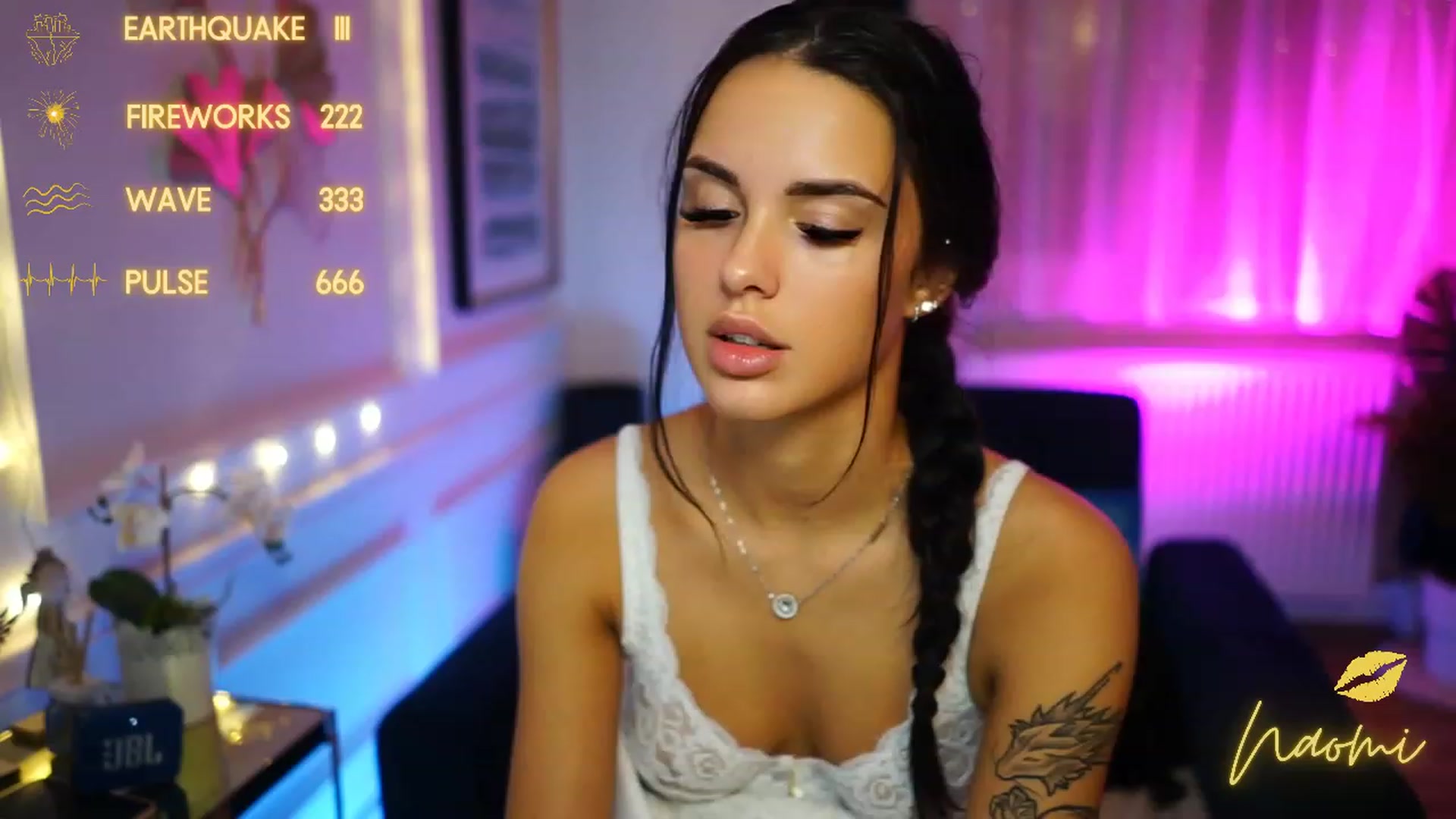 Gallery image thumbnail from cinnabellee's myfreecams stream on, 12/15/2022, 20:56 image 12 of 20
