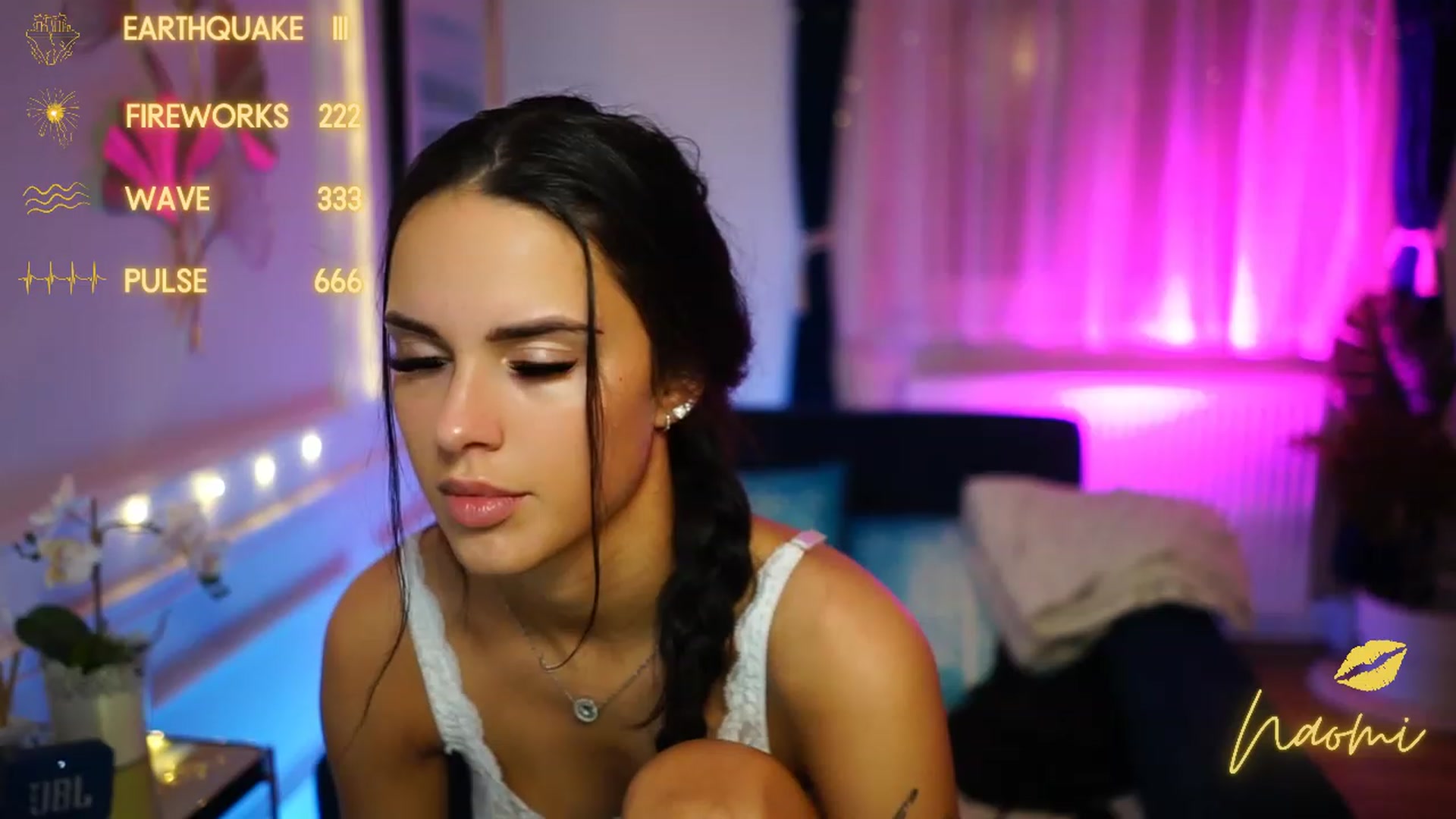 Gallery image thumbnail from cinnabellee's myfreecams stream on, 12/15/2022, 22:18 image 19 of 20