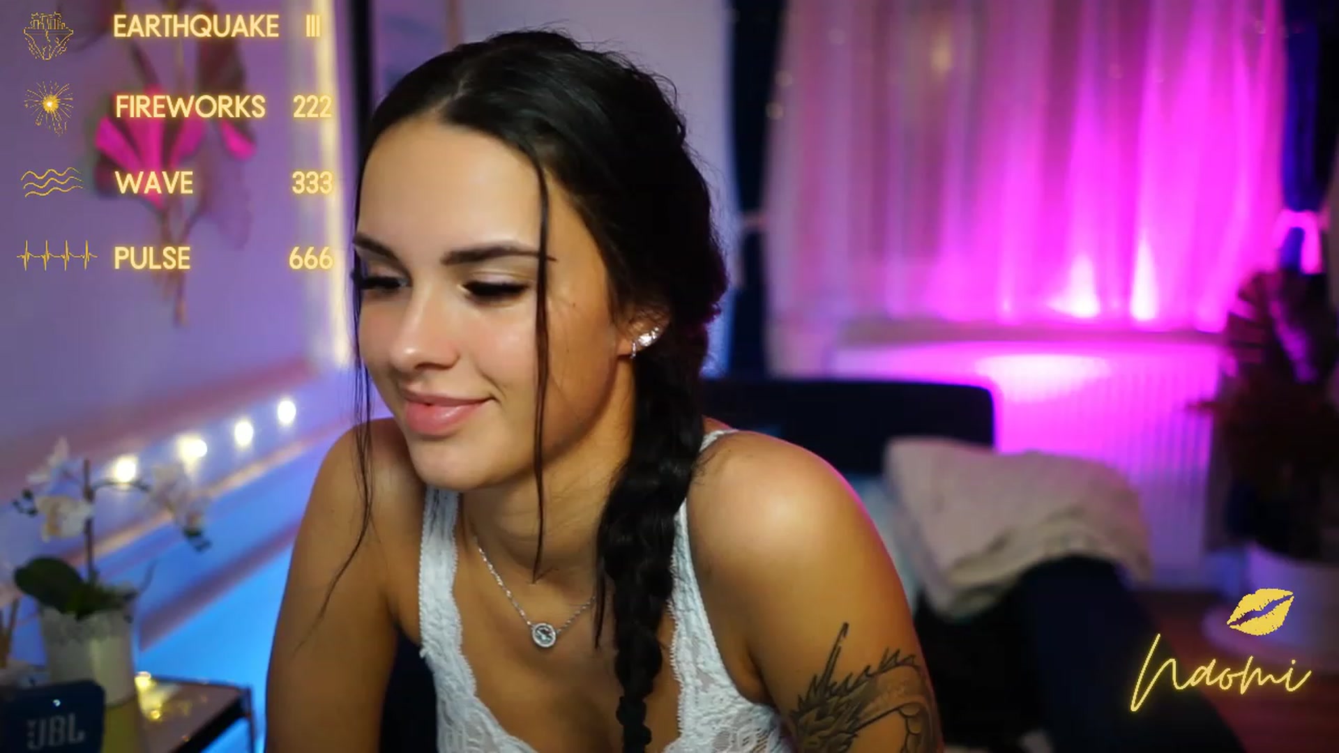Gallery image thumbnail from cinnabellee's myfreecams stream on, 12/15/2022, 22:18 image 16 of 20