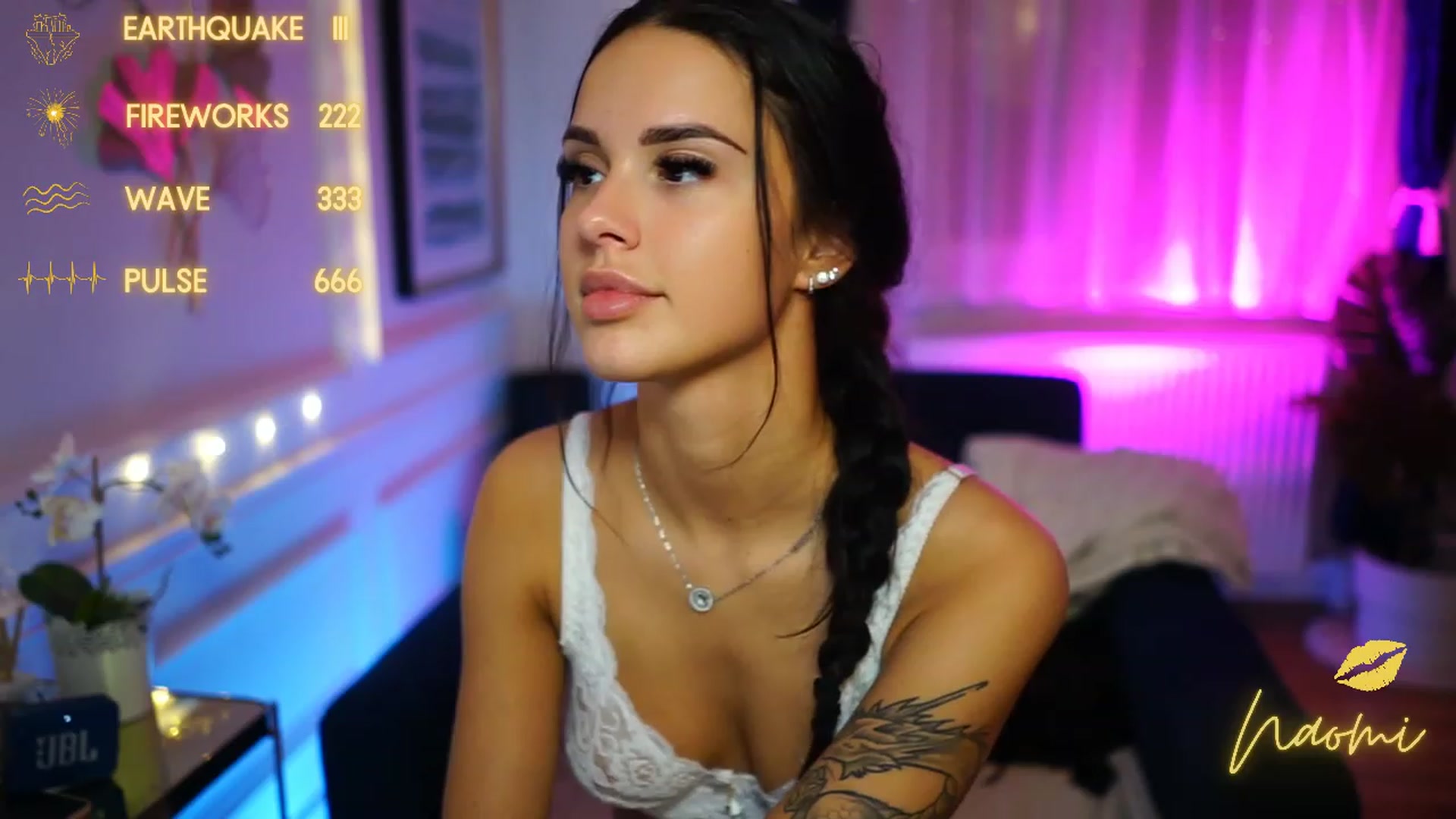 Gallery image thumbnail from cinnabellee's myfreecams stream on, 12/15/2022, 22:18 image 6 of 20