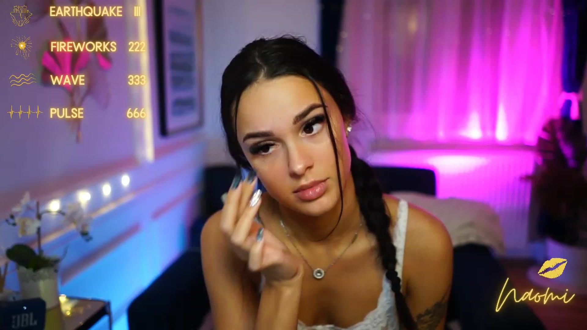 Gallery image thumbnail from cinnabellee's myfreecams stream on, 12/15/2022, 22:18 image 12 of 20