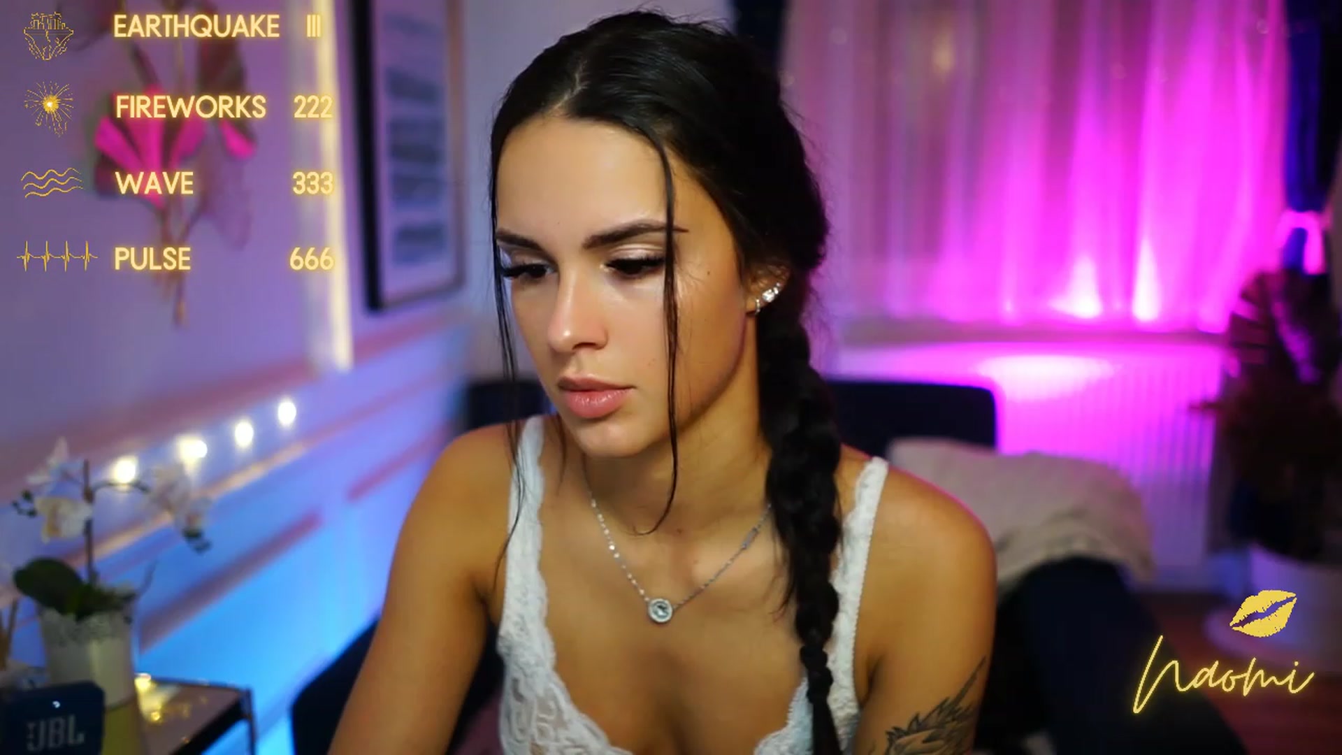 Gallery image thumbnail from cinnabellee's myfreecams stream on, 12/15/2022, 22:18 image 14 of 20