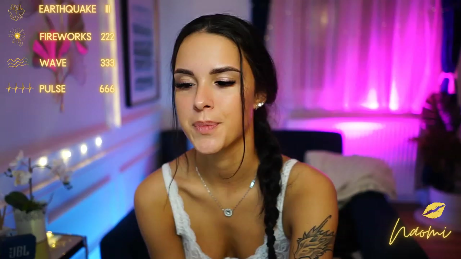 Gallery image thumbnail from cinnabellee's myfreecams stream on, 12/15/2022, 22:18 image 13 of 20