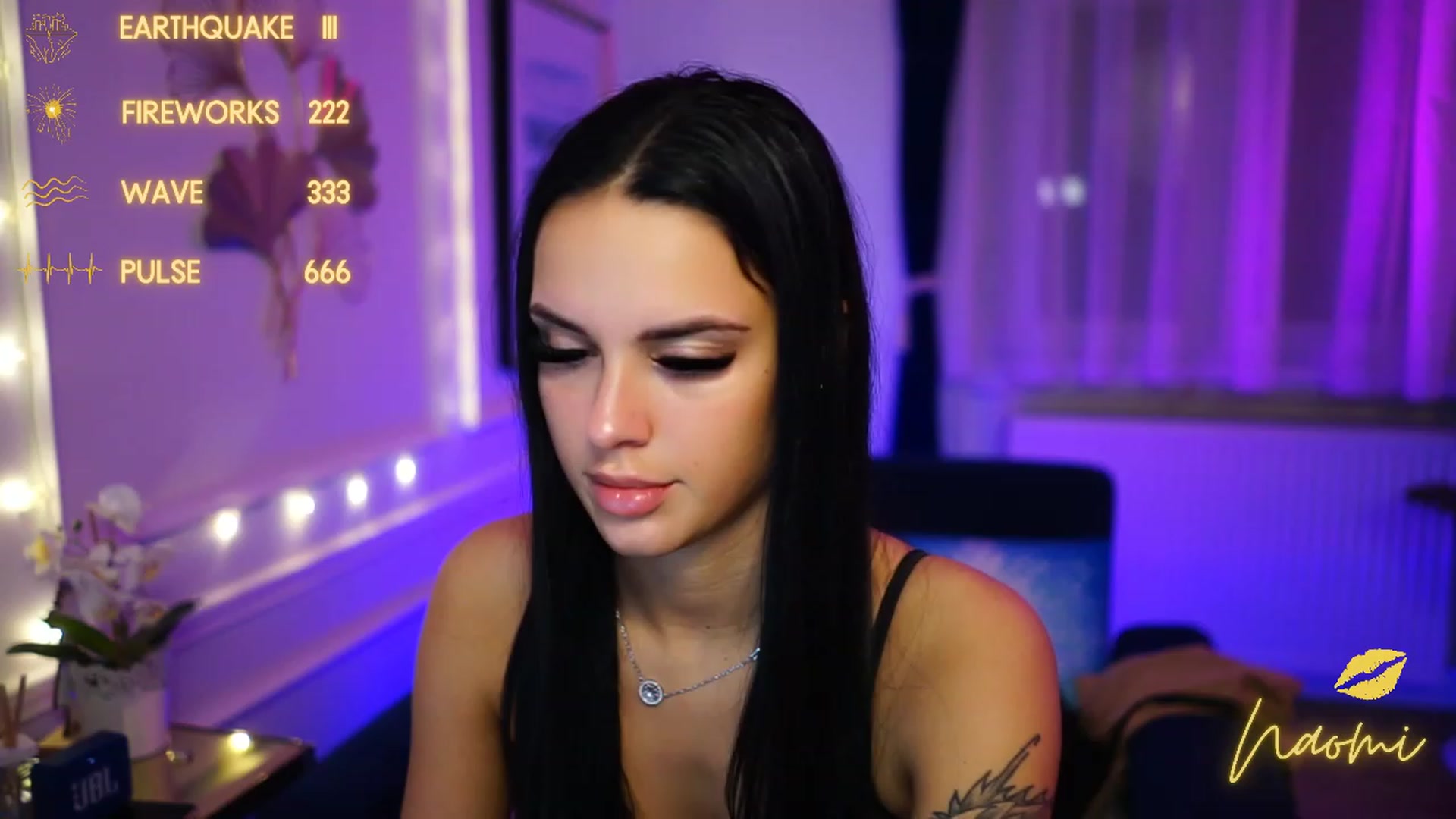 Gallery image thumbnail from cinnabellee's myfreecams stream on, 12/21/2022, 01:22 image 6 of 20
