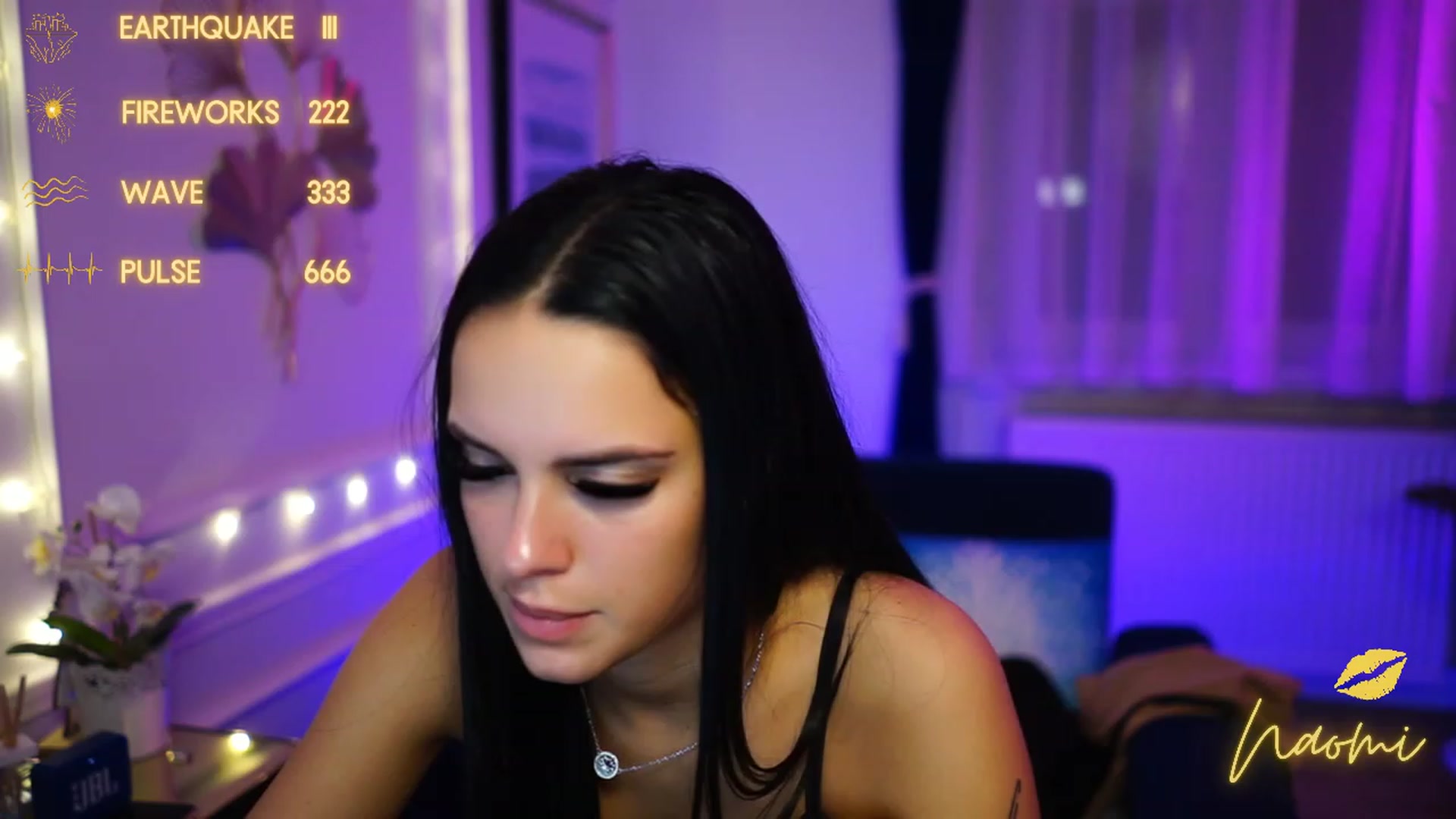 Gallery image thumbnail from cinnabellee's myfreecams stream on, 12/21/2022, 01:22 image 14 of 20