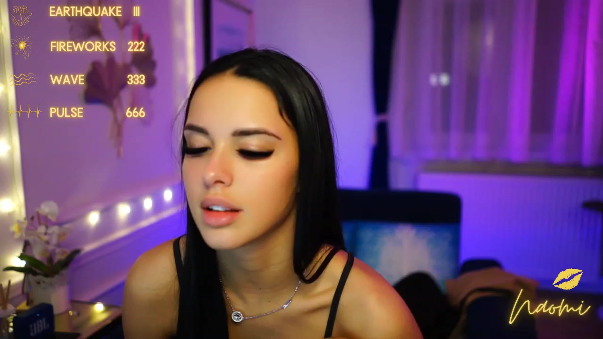 Gallery image thumbnail from cinnabellee's myfreecams stream on, 12/21/2022, 01:22 image 10 of 20