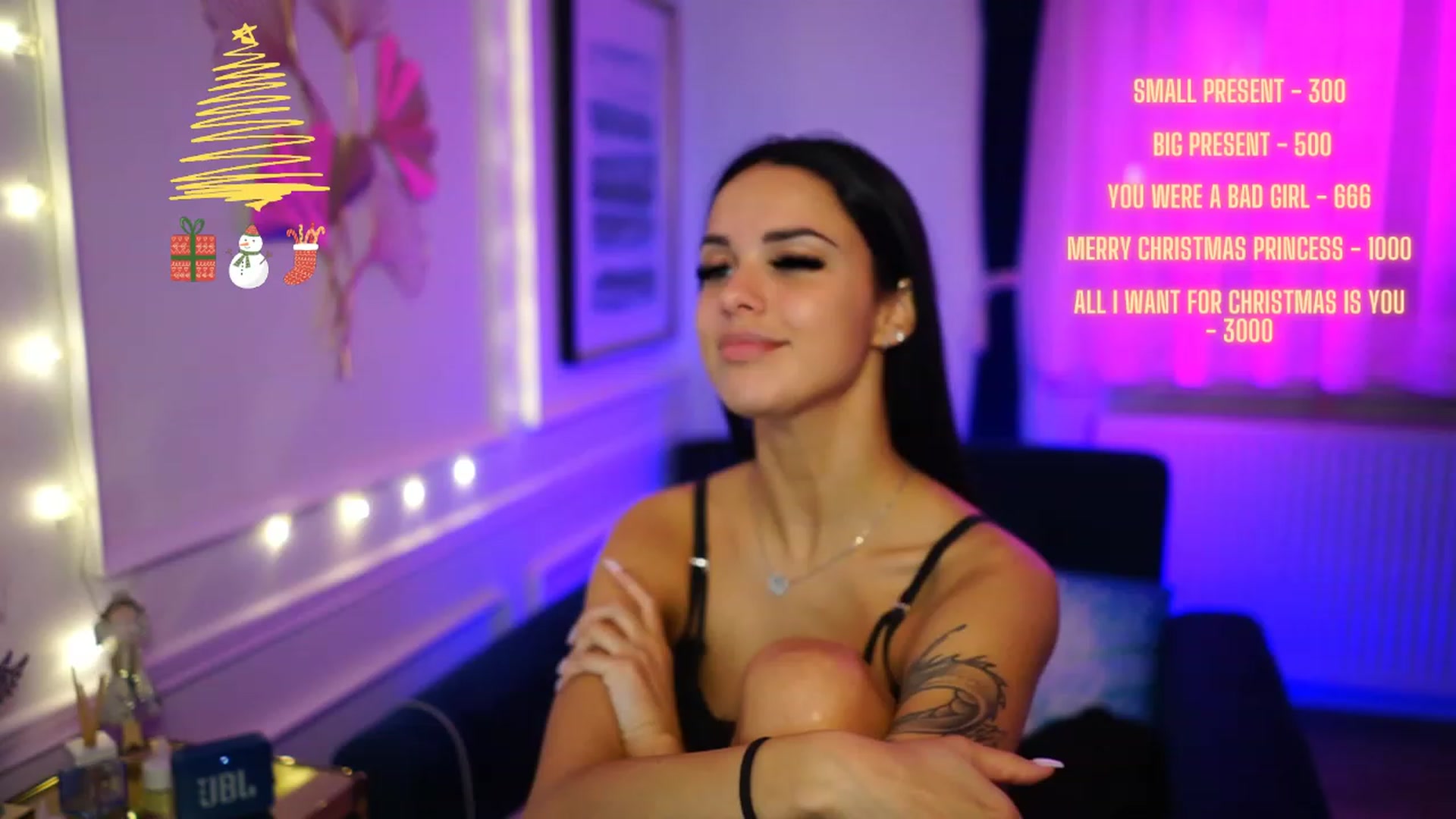 Gallery image thumbnail from cinnabellee's myfreecams stream on, 12/22/2022, 24:24 image 20 of 20