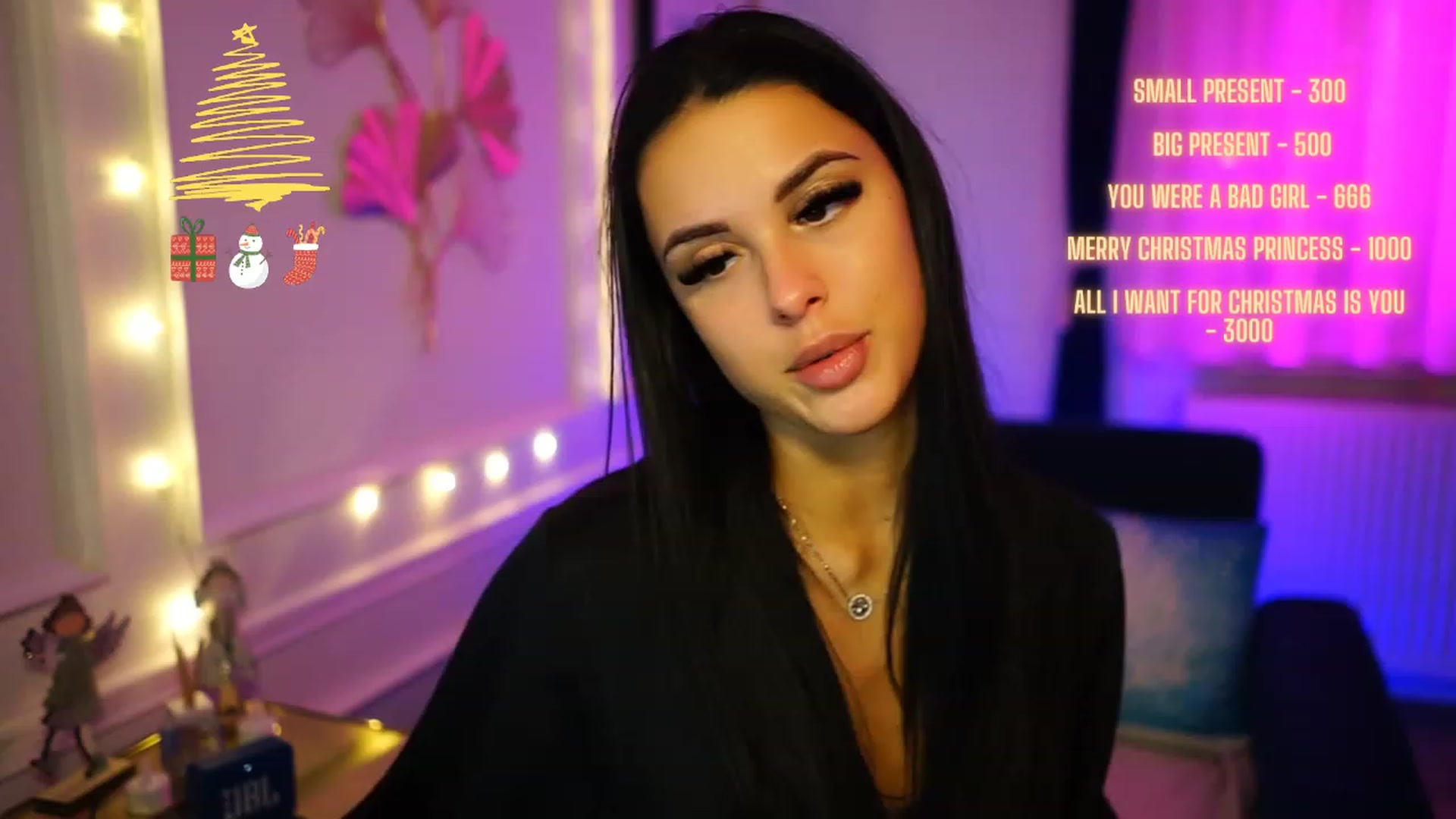 Gallery image thumbnail from cinnabellee's myfreecams stream on, 12/22/2022, 24:24 image 1 of 20