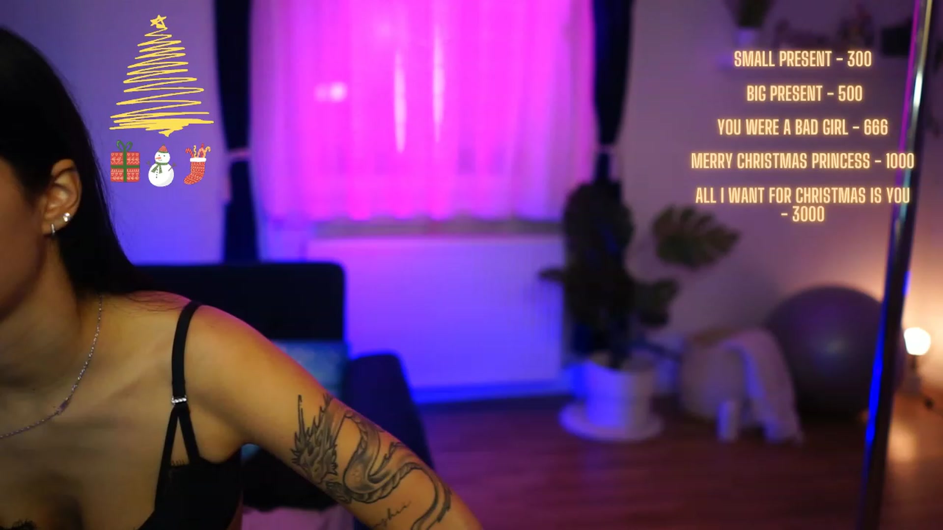 Gallery image thumbnail from cinnabellee's myfreecams stream on, 12/22/2022, 24:24 image 14 of 20