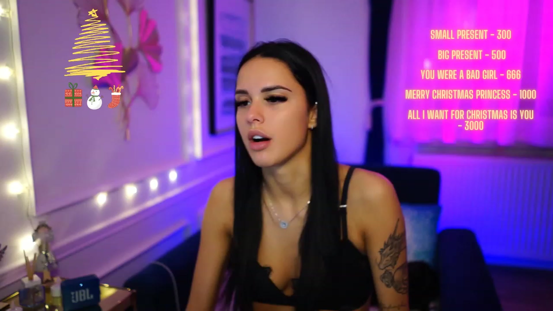 Gallery image thumbnail from cinnabellee's myfreecams stream on, 12/22/2022, 24:24 image 9 of 20