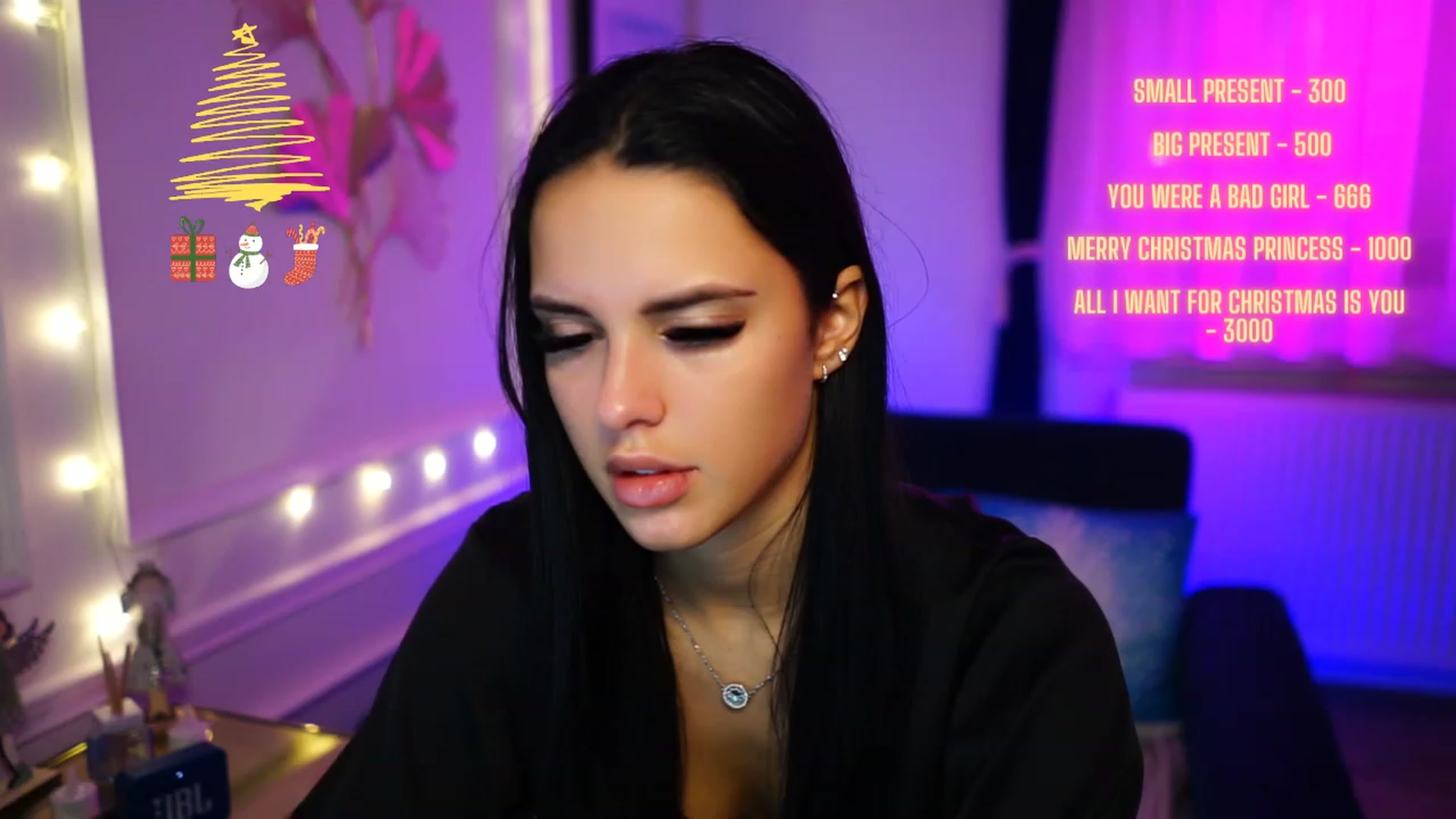Gallery image thumbnail from cinnabellee's myfreecams stream on, 12/22/2022, 24:24 image 3 of 20