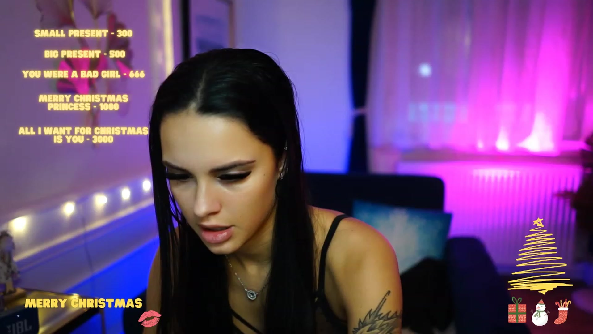 Gallery image thumbnail from cinnabellee's myfreecams stream on, 12/23/2022, 17:04 image 7 of 20
