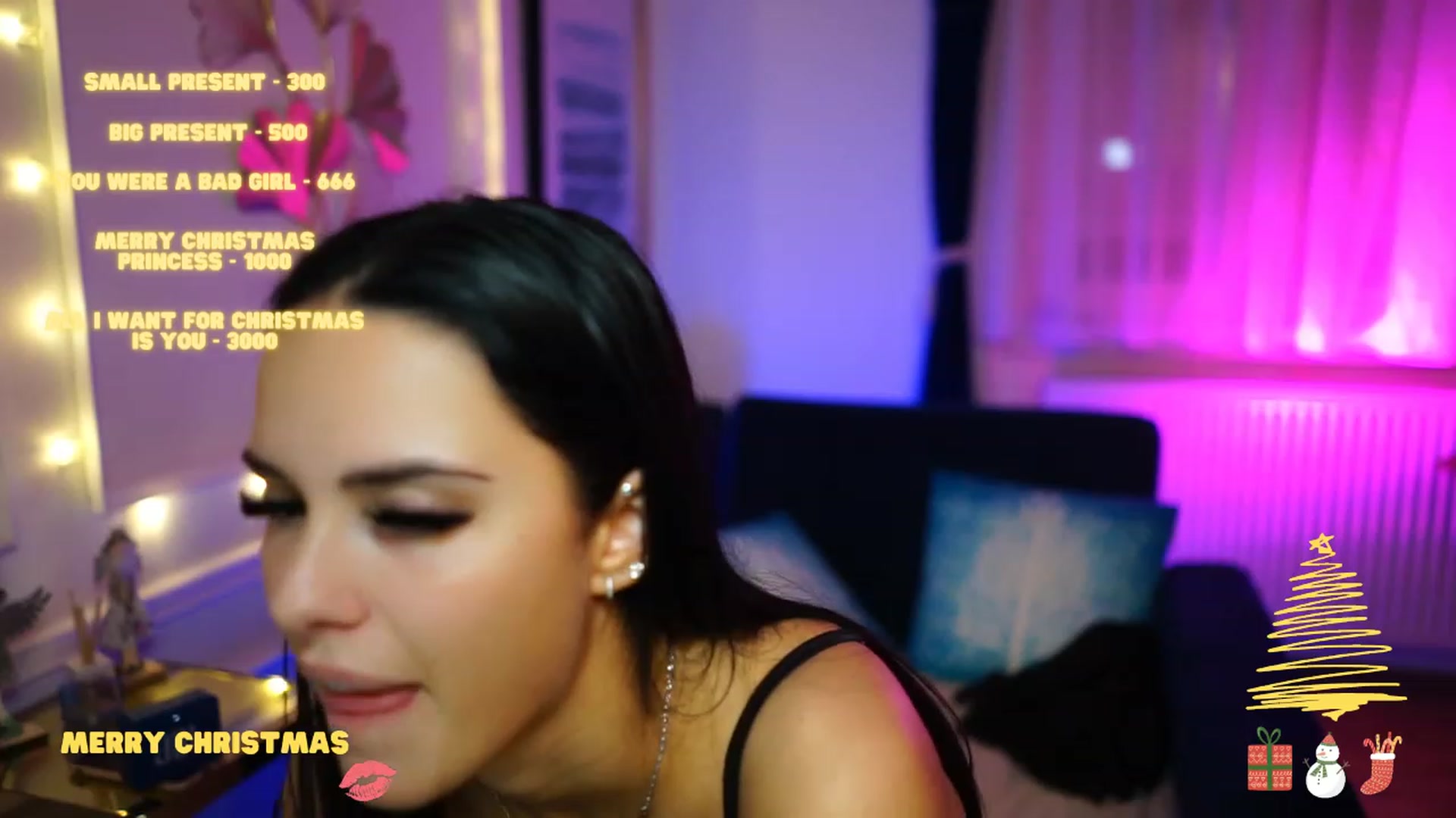 Gallery image thumbnail from cinnabellee's myfreecams stream on, 12/23/2022, 17:04 image 14 of 20