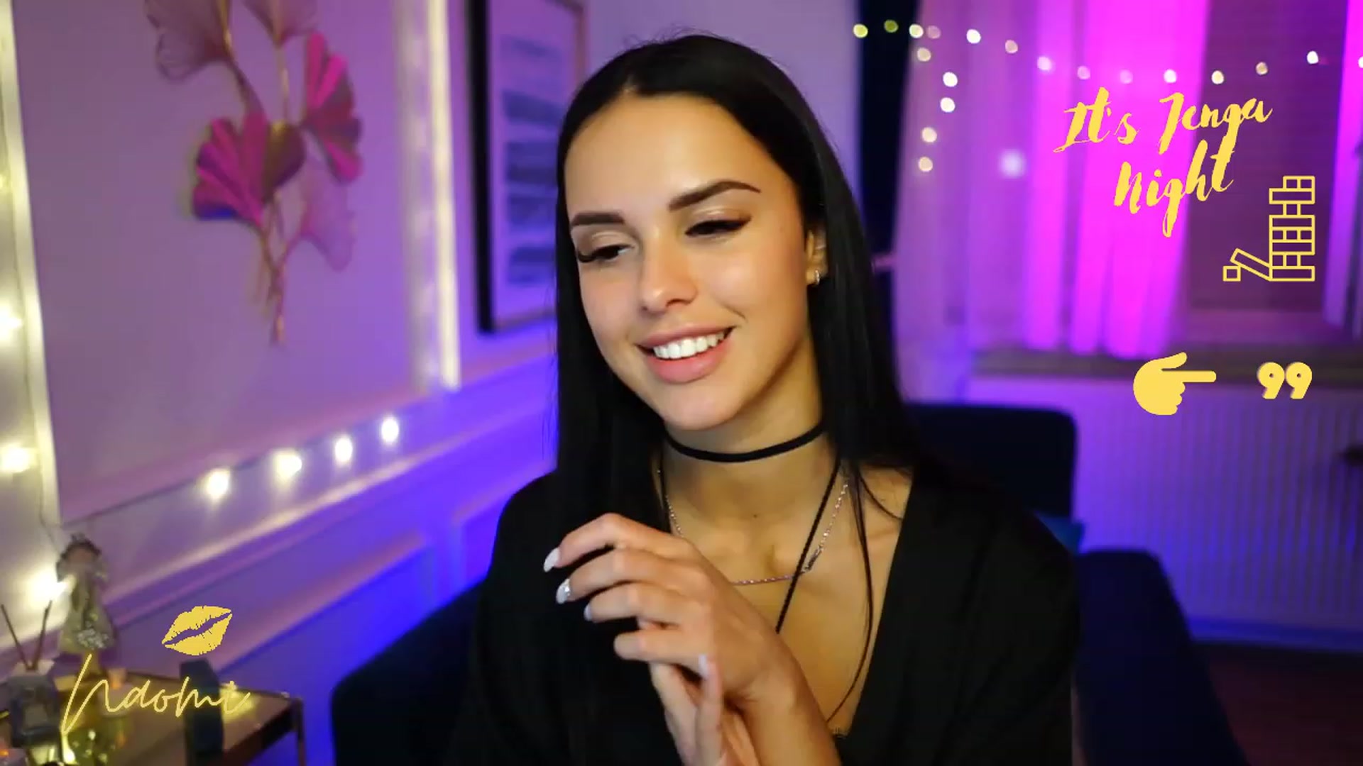 Gallery image thumbnail from cinnabellee's myfreecams stream on, 12/27/2022, 18:30 image 12 of 20