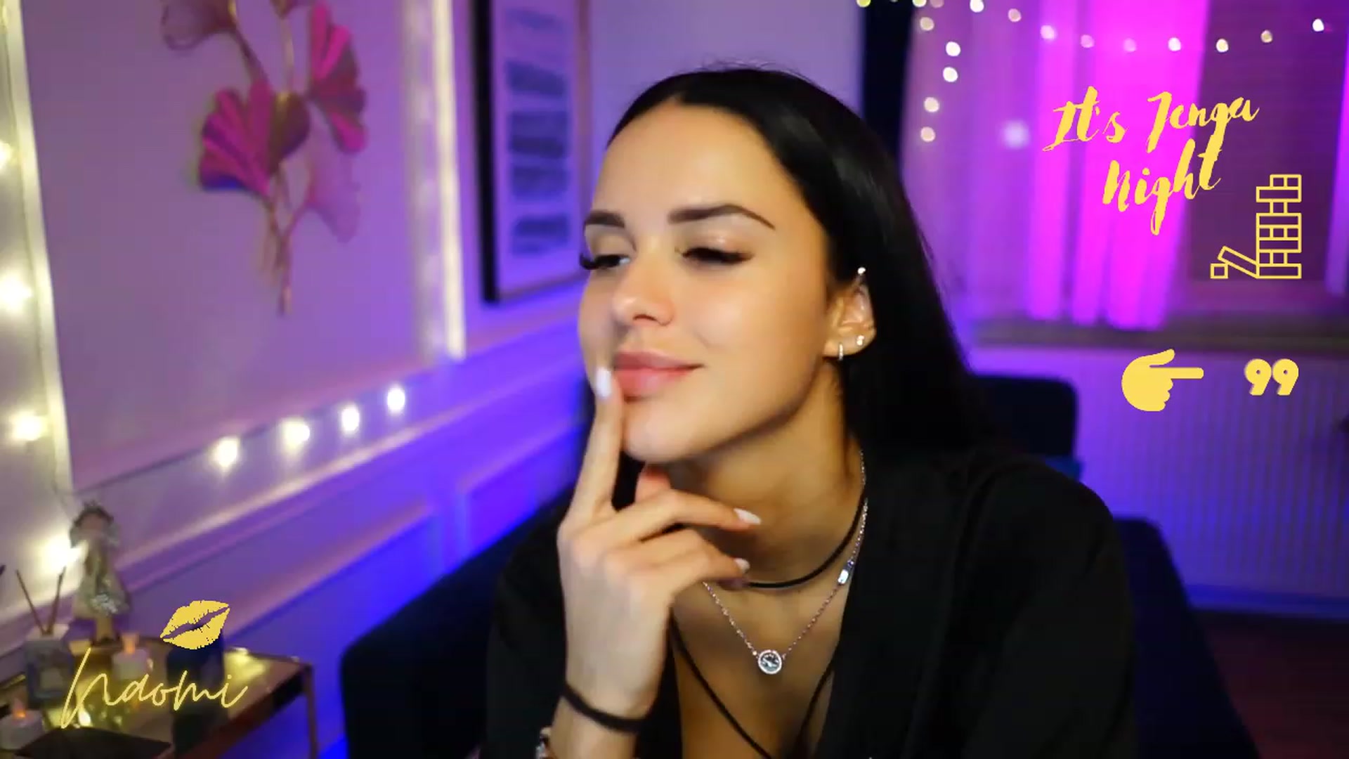 Gallery image thumbnail from cinnabellee's myfreecams stream on, 12/27/2022, 18:30 image 8 of 20