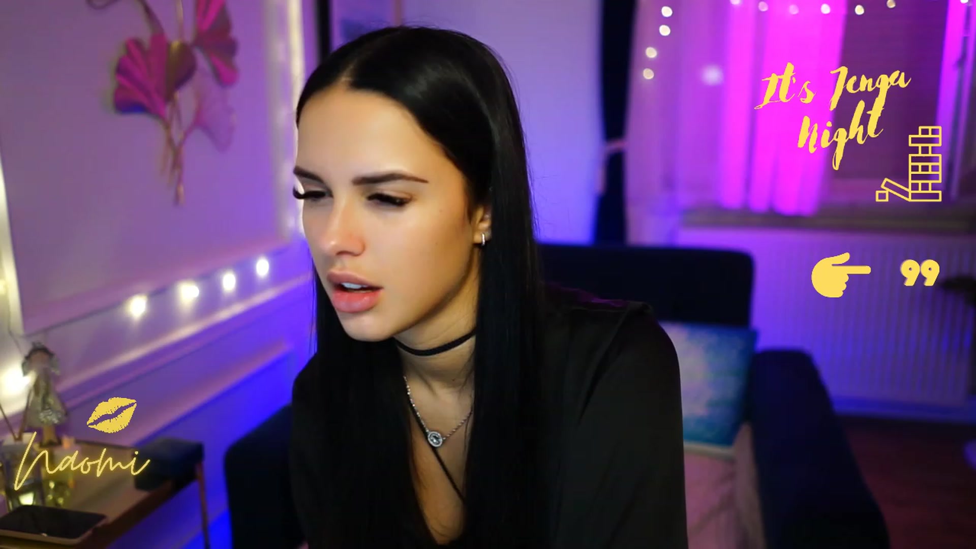 Gallery image thumbnail from cinnabellee's myfreecams stream on, 12/27/2022, 21:38 image 6 of 20