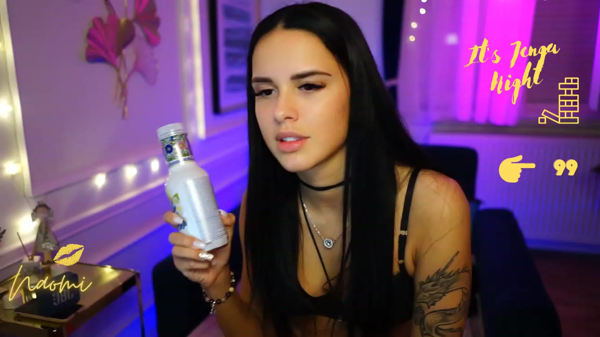Gallery image thumbnail from cinnabellee's myfreecams stream on, 12/27/2022, 23:11 image 3 of 20