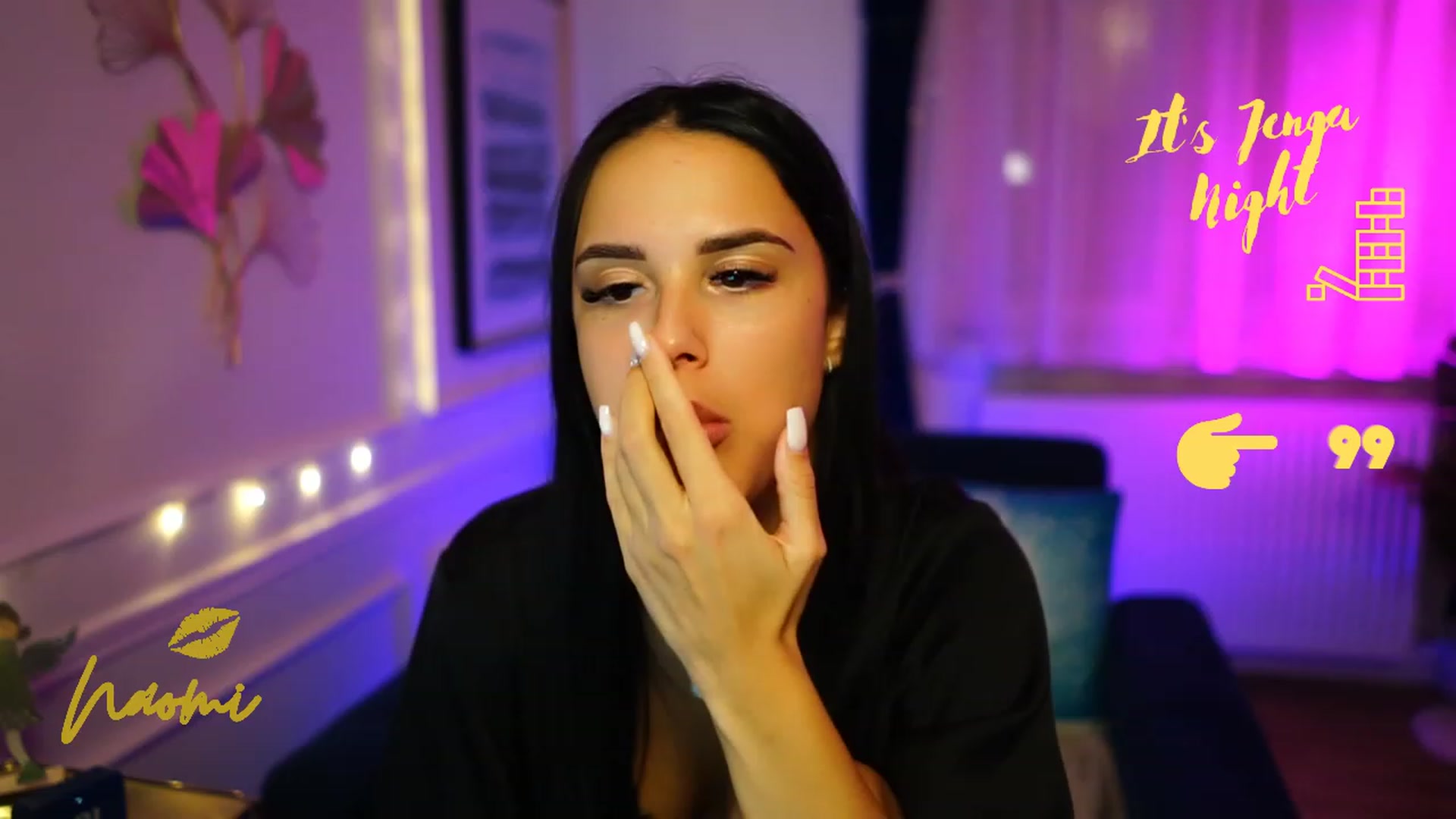 Gallery image thumbnail from cinnabellee's myfreecams stream on, 12/30/2022, 24:18 image 1 of 20