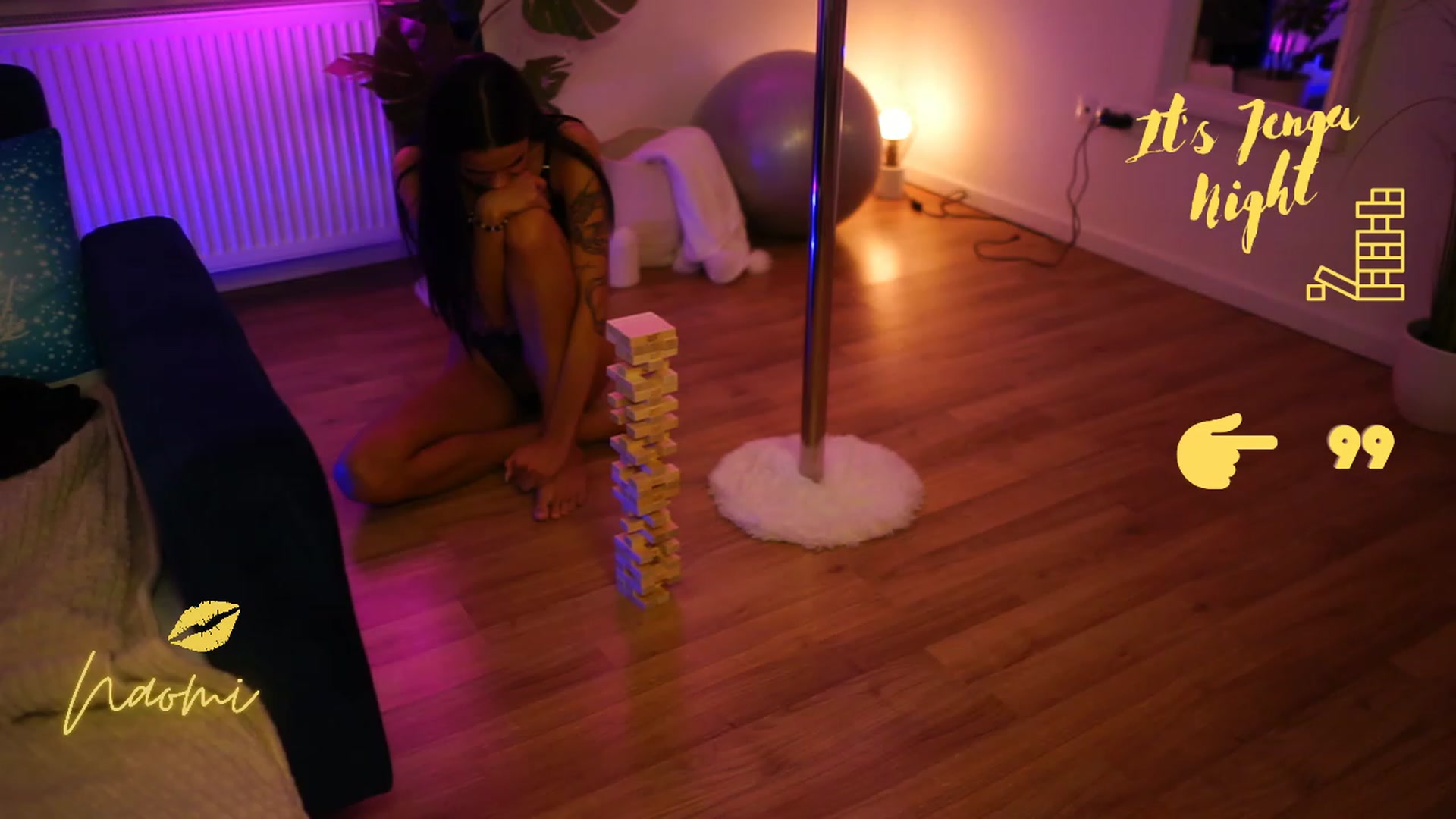 Gallery image thumbnail from cinnabellee's myfreecams stream on, 12/30/2022, 24:18 image 13 of 20