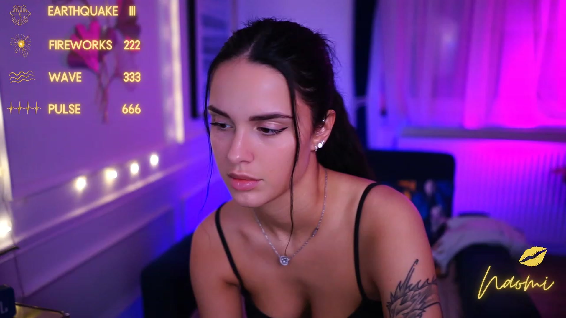Gallery image thumbnail from cinnabellee's myfreecams stream on, 01/08/2023, 02:38 image 2 of 20