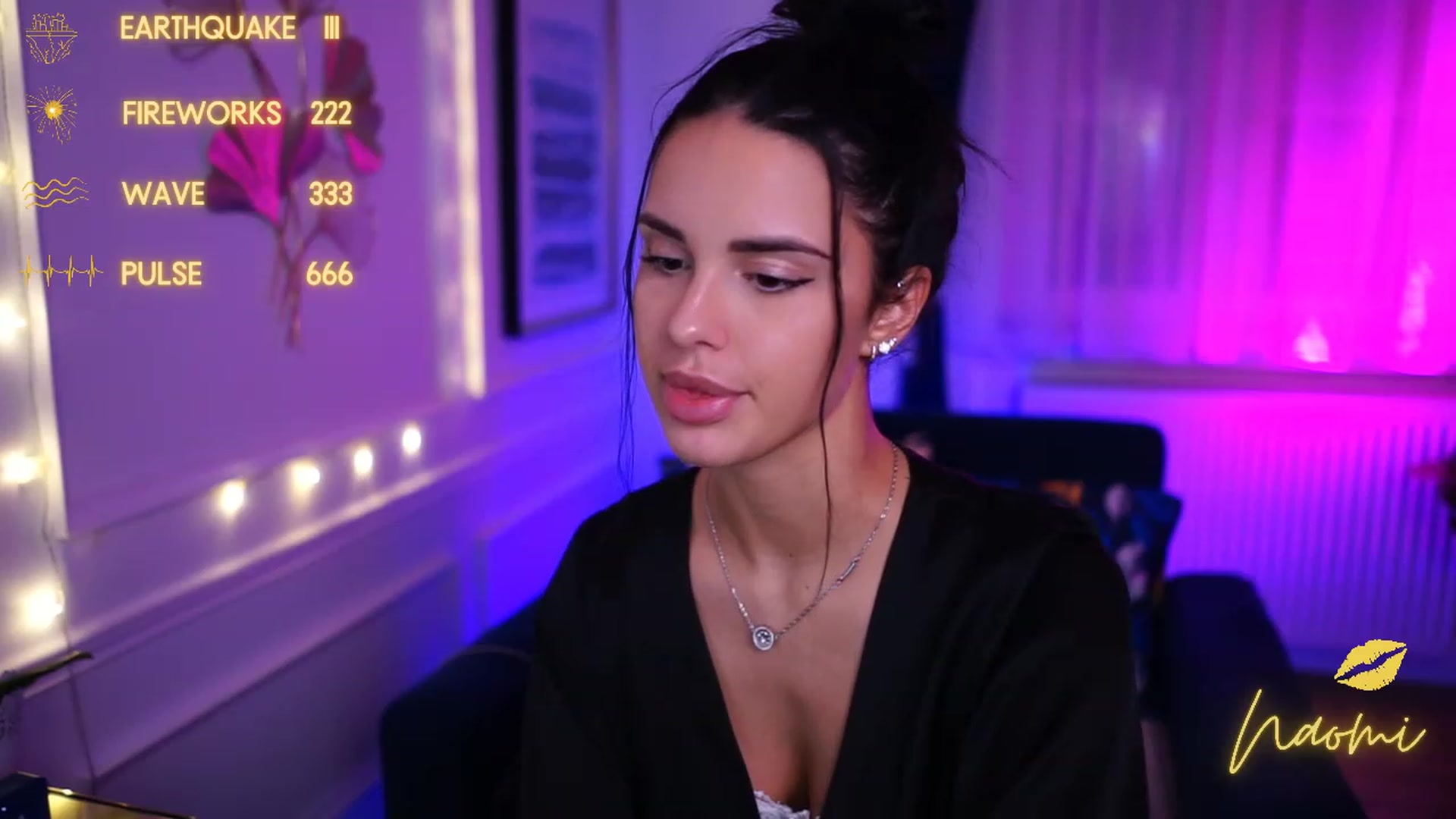 Gallery image thumbnail from cinnabellee's myfreecams stream on, 01/08/2023, 20:40 image 18 of 20