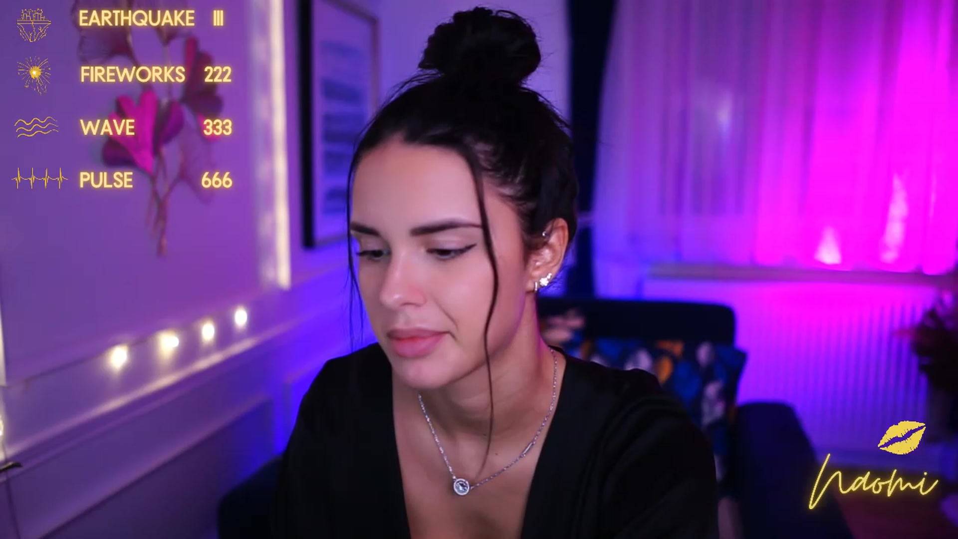 Gallery image thumbnail from cinnabellee's myfreecams stream on, 01/08/2023, 20:40 image 8 of 20