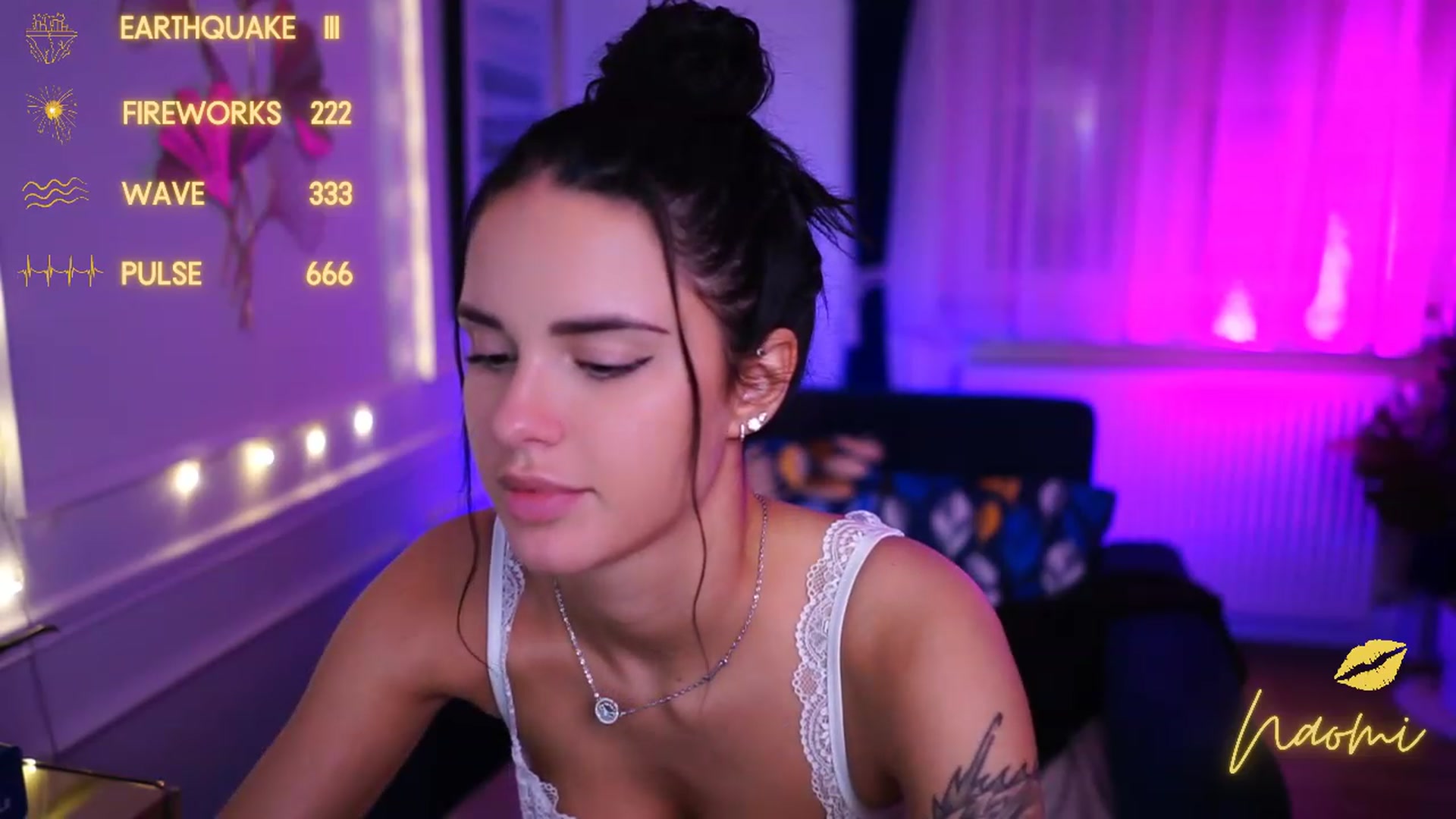 Gallery image thumbnail from cinnabellee's myfreecams stream on, 01/09/2023, 24:57 image 10 of 20