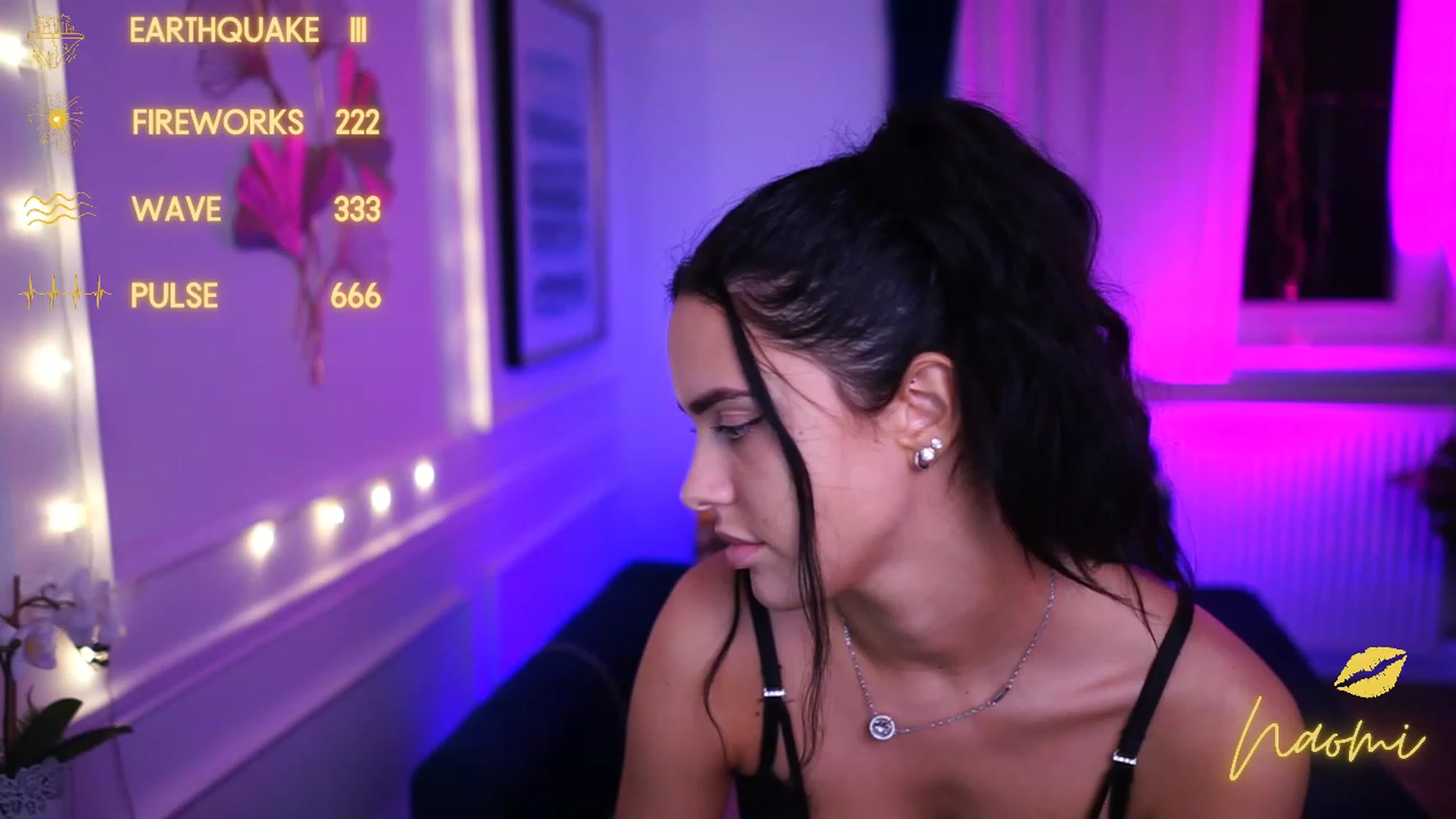 Gallery image thumbnail from cinnabellee's myfreecams stream on, 01/10/2023, 24:36 image 16 of 20