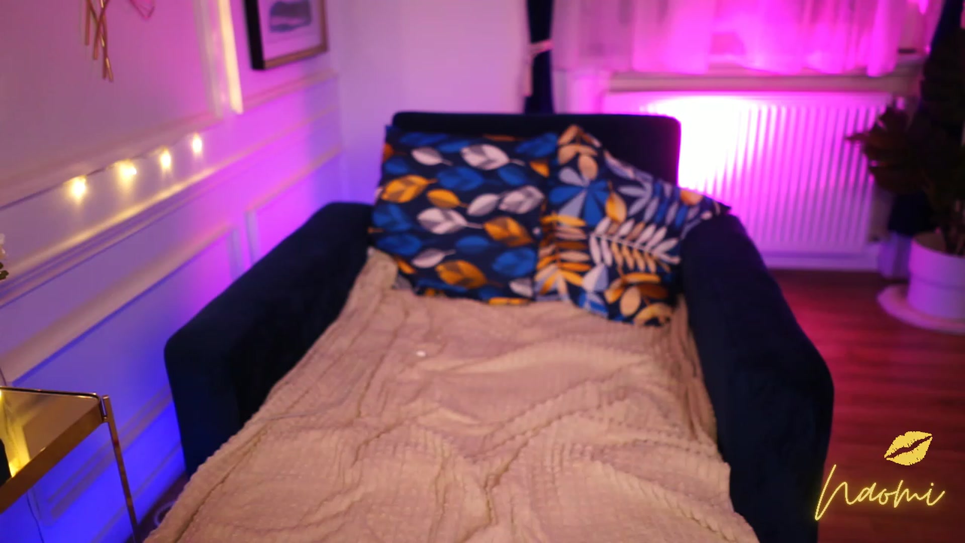 Gallery image thumbnail from cinnabellee's myfreecams stream on, 01/13/2023, 21:17 image 15 of 20