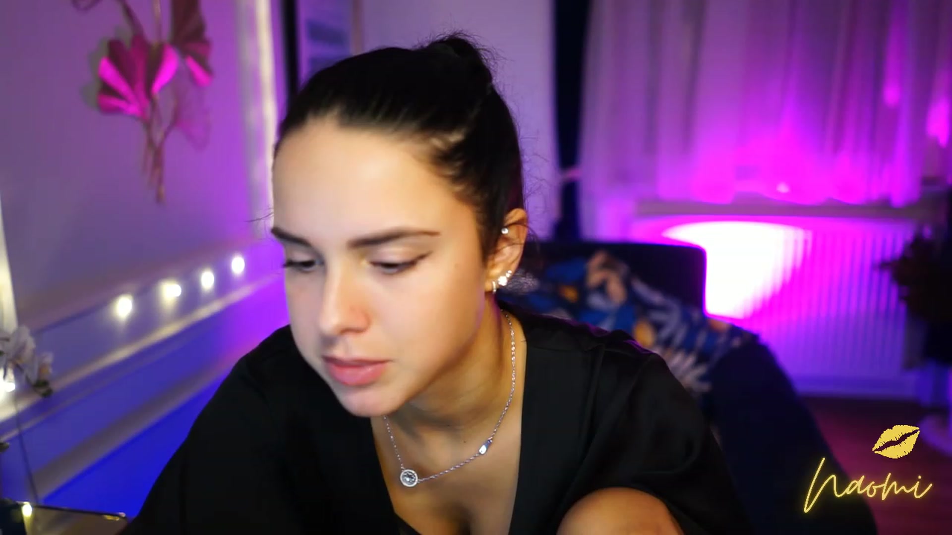 Gallery image thumbnail from cinnabellee's myfreecams stream on, 01/13/2023, 21:17 image 18 of 20