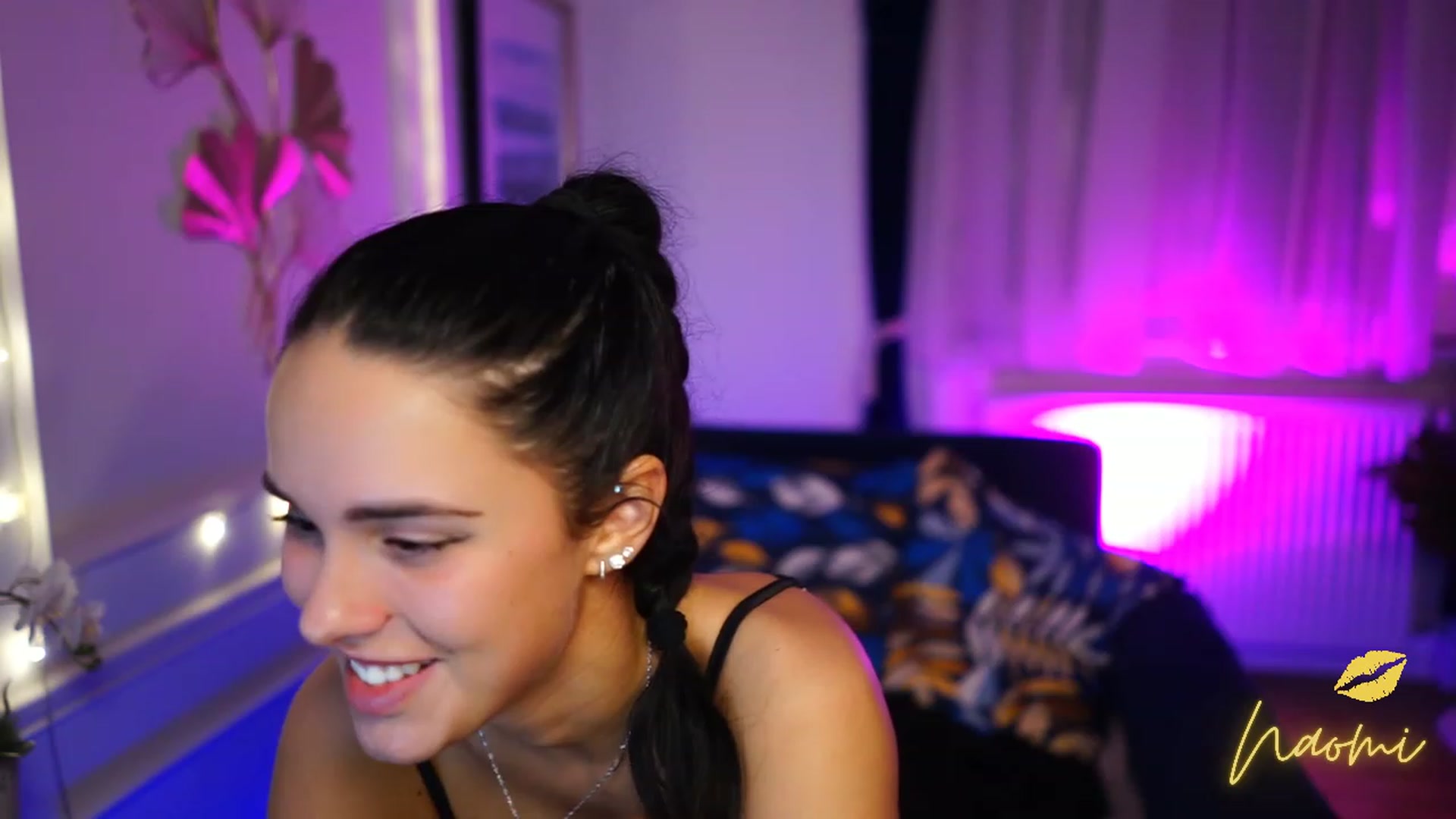 Gallery image thumbnail from cinnabellee's myfreecams stream on, 01/13/2023, 21:55 image 3 of 20