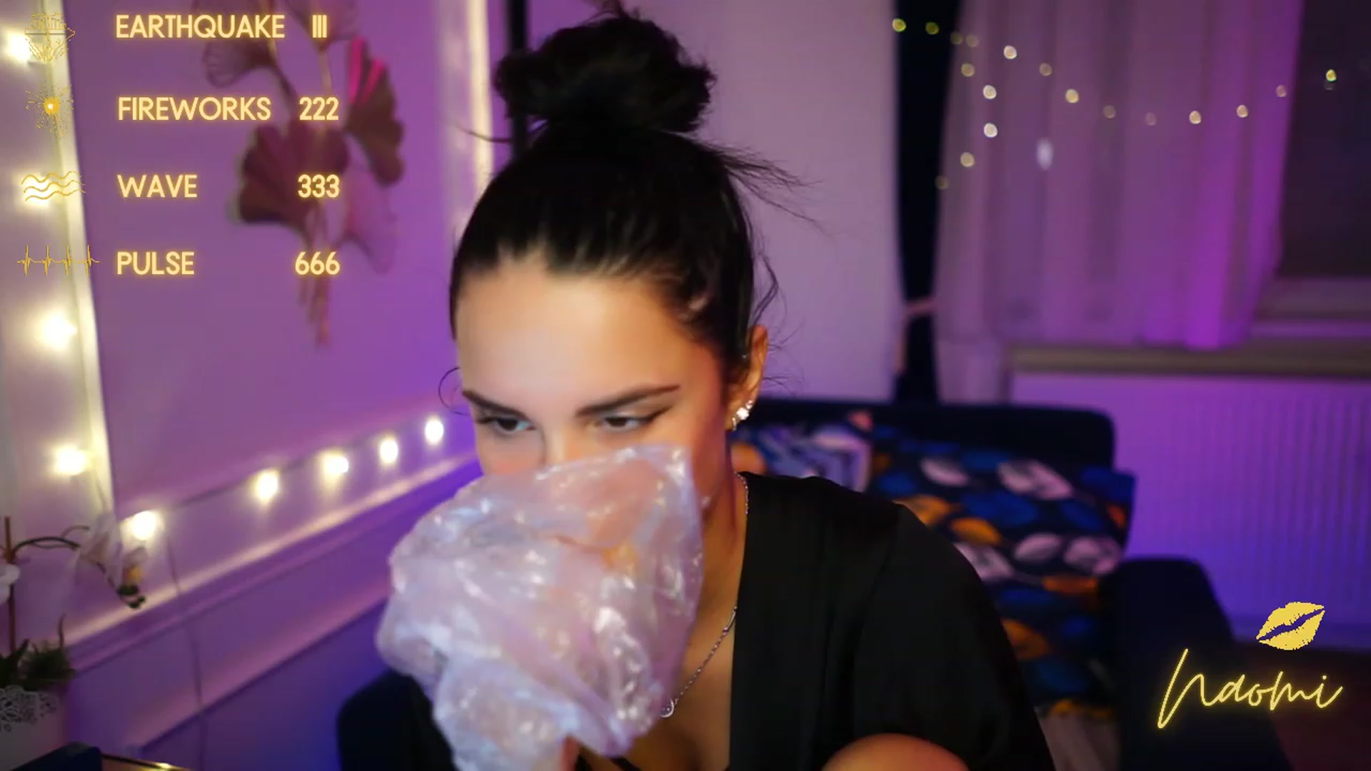 Gallery image thumbnail from cinnabellee's myfreecams stream on, 01/15/2023, 23:43 image 2 of 20