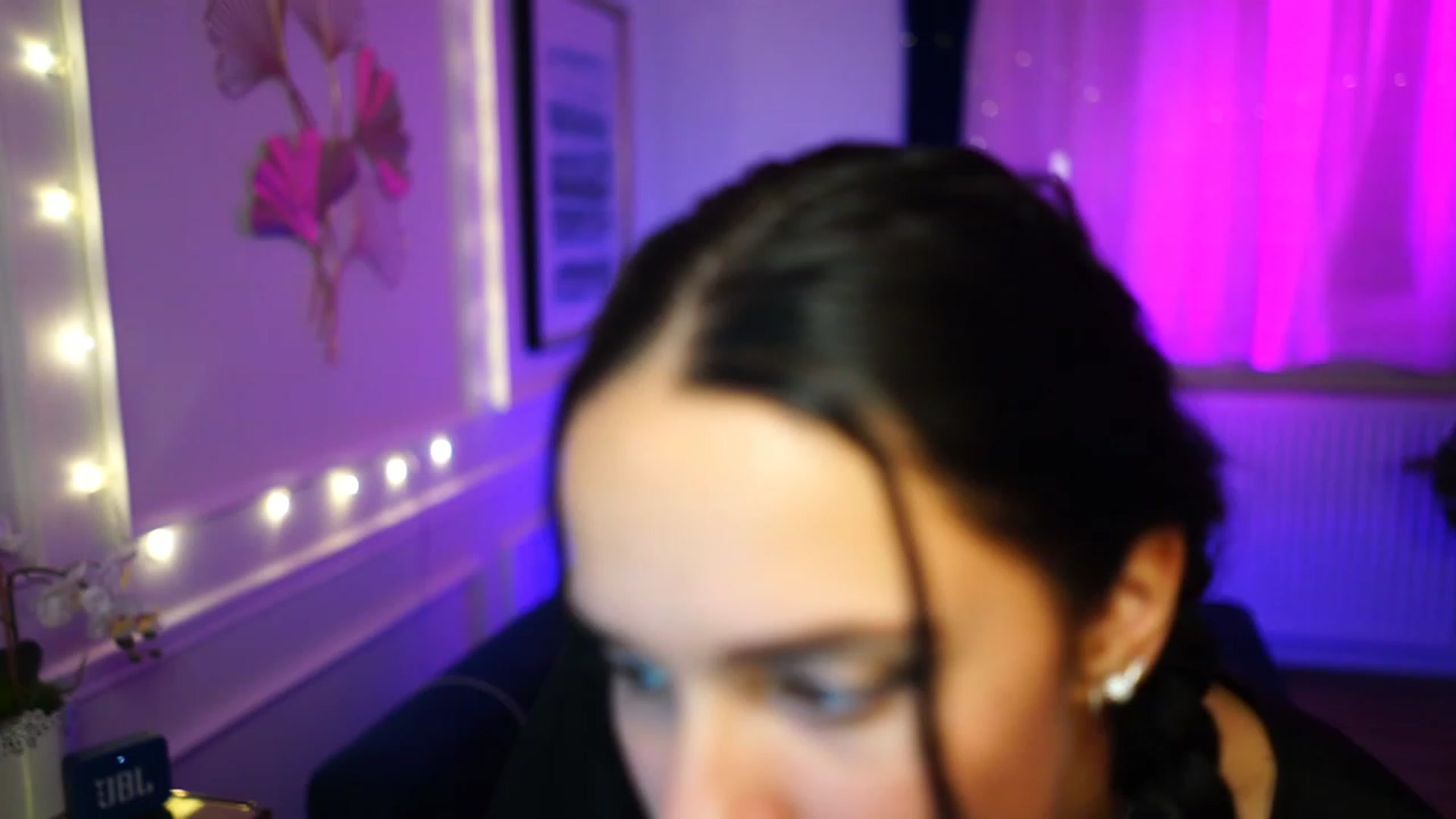 Gallery image thumbnail from cinnabellee's myfreecams stream on, 01/16/2023, 19:44 image 11 of 20