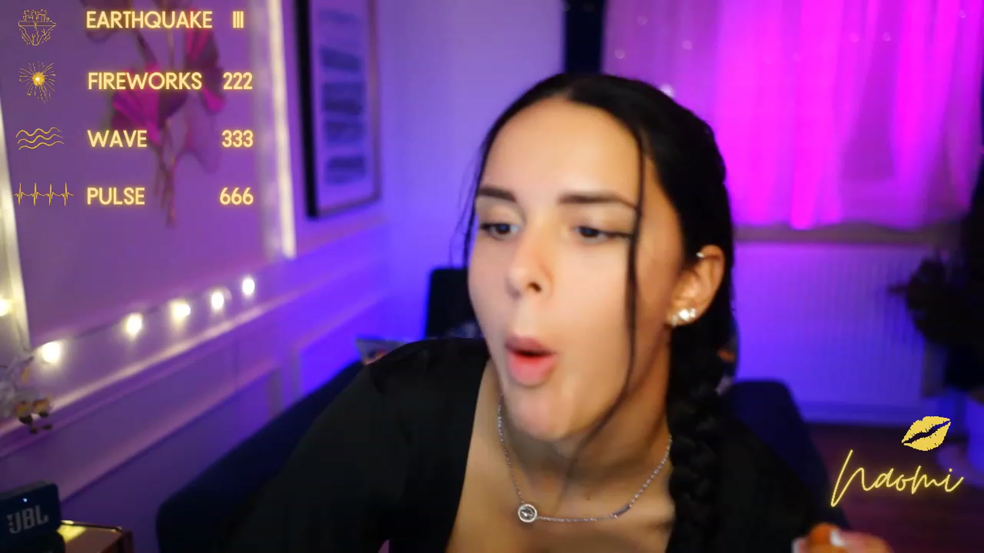Gallery image thumbnail from cinnabellee's myfreecams stream on, 01/16/2023, 23:15 image 3 of 20