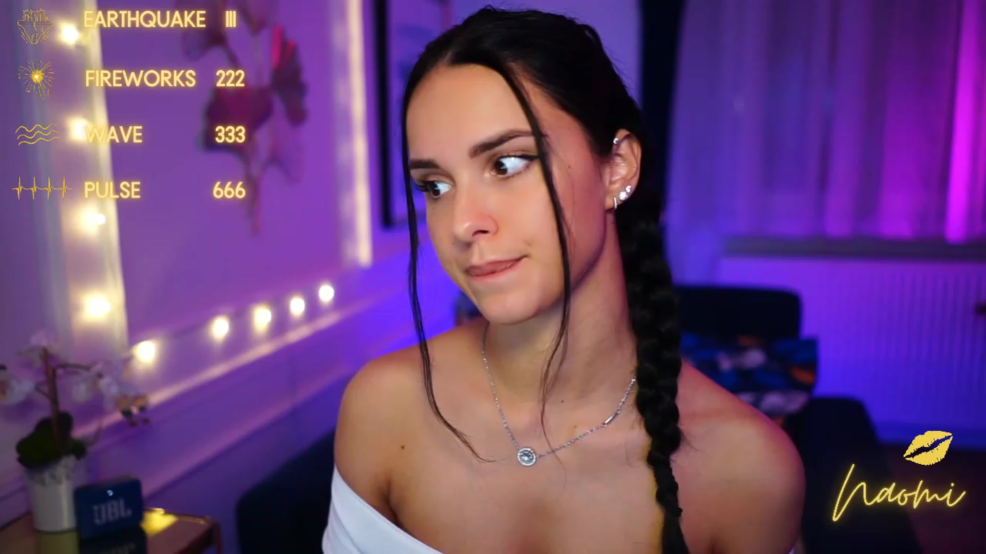 Gallery image thumbnail from cinnabellee's myfreecams stream on, 01/17/2023, 23:19 image 8 of 20