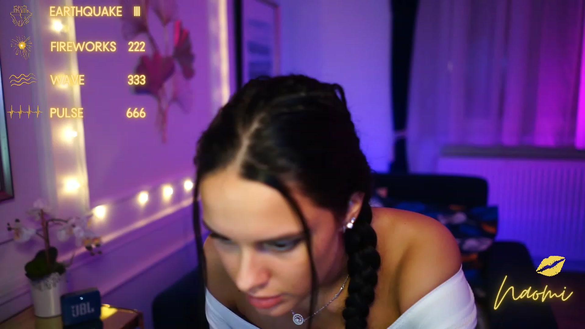 Gallery image thumbnail from cinnabellee's myfreecams stream on, 01/17/2023, 23:19 image 13 of 20