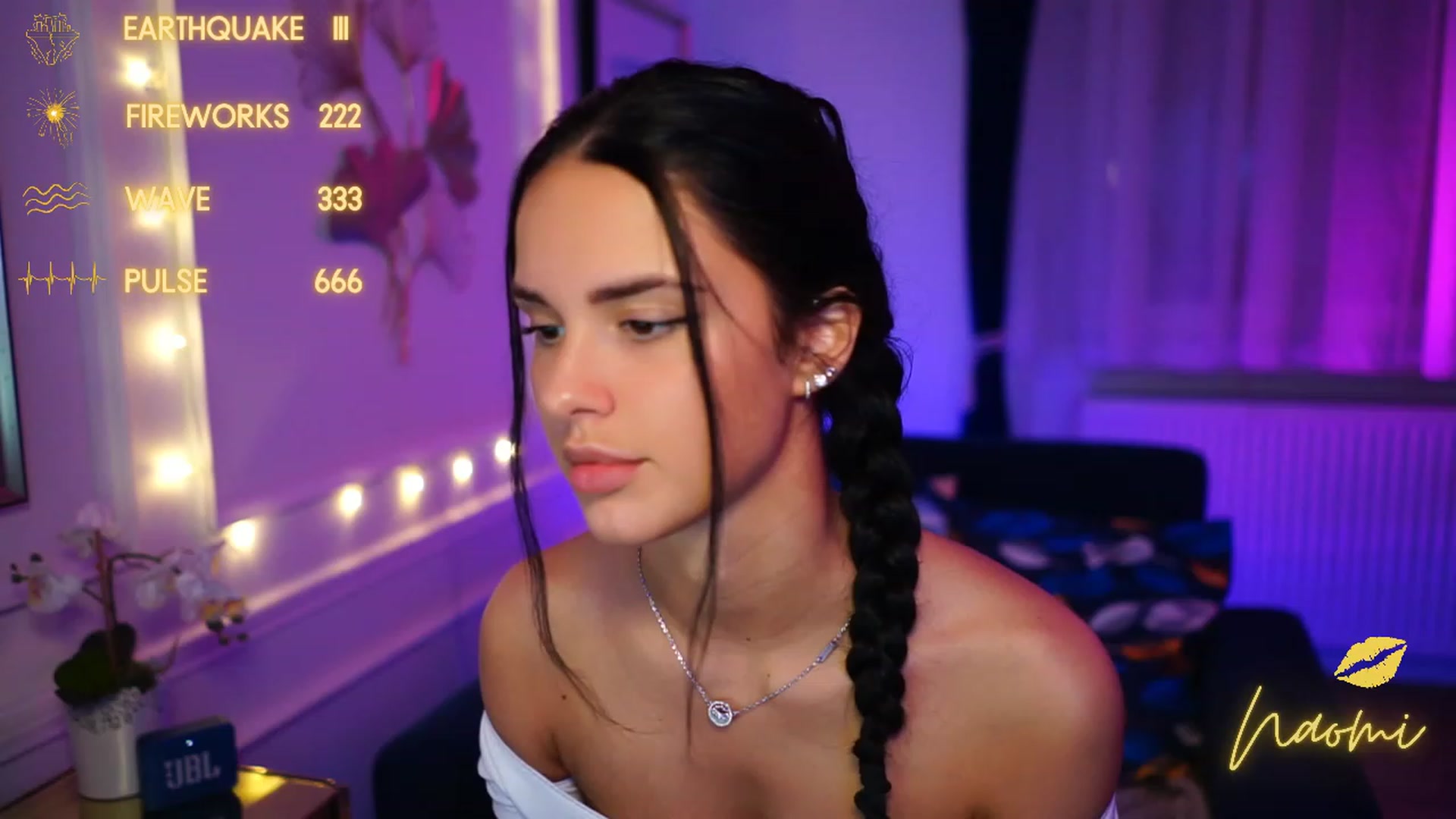 Gallery image thumbnail from cinnabellee's myfreecams stream on, 01/17/2023, 23:19 image 1 of 20