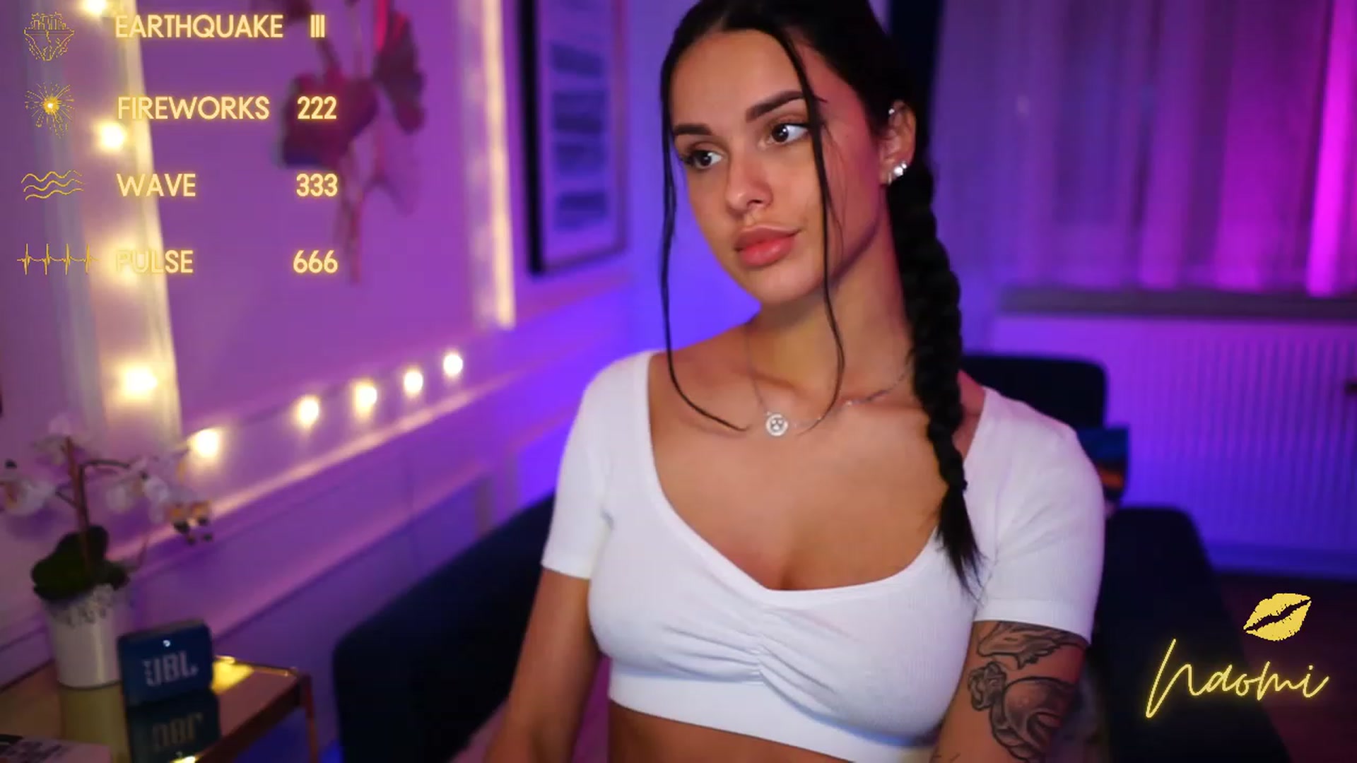 Gallery image thumbnail from cinnabellee's myfreecams stream on, 01/17/2023, 23:19 image 16 of 20