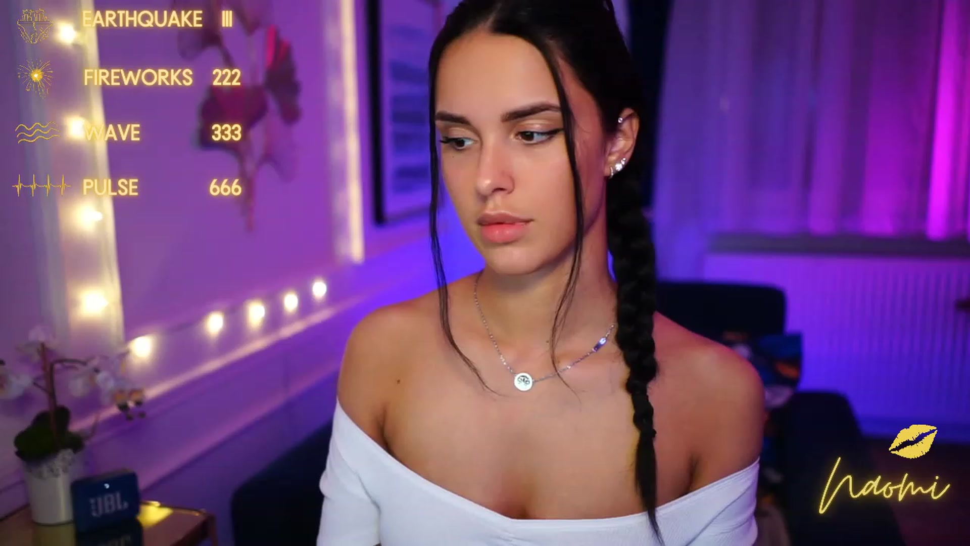 Gallery image thumbnail from cinnabellee's myfreecams stream on, 01/17/2023, 23:19 image 5 of 20