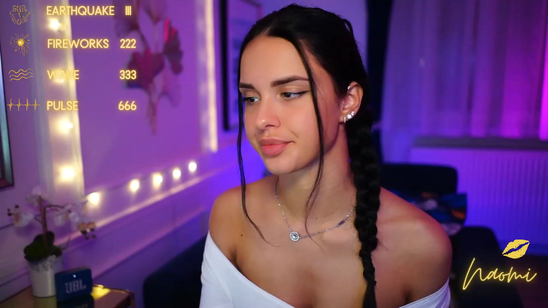 Gallery image thumbnail from cinnabellee's myfreecams stream on, 01/17/2023, 23:19 image 10 of 20
