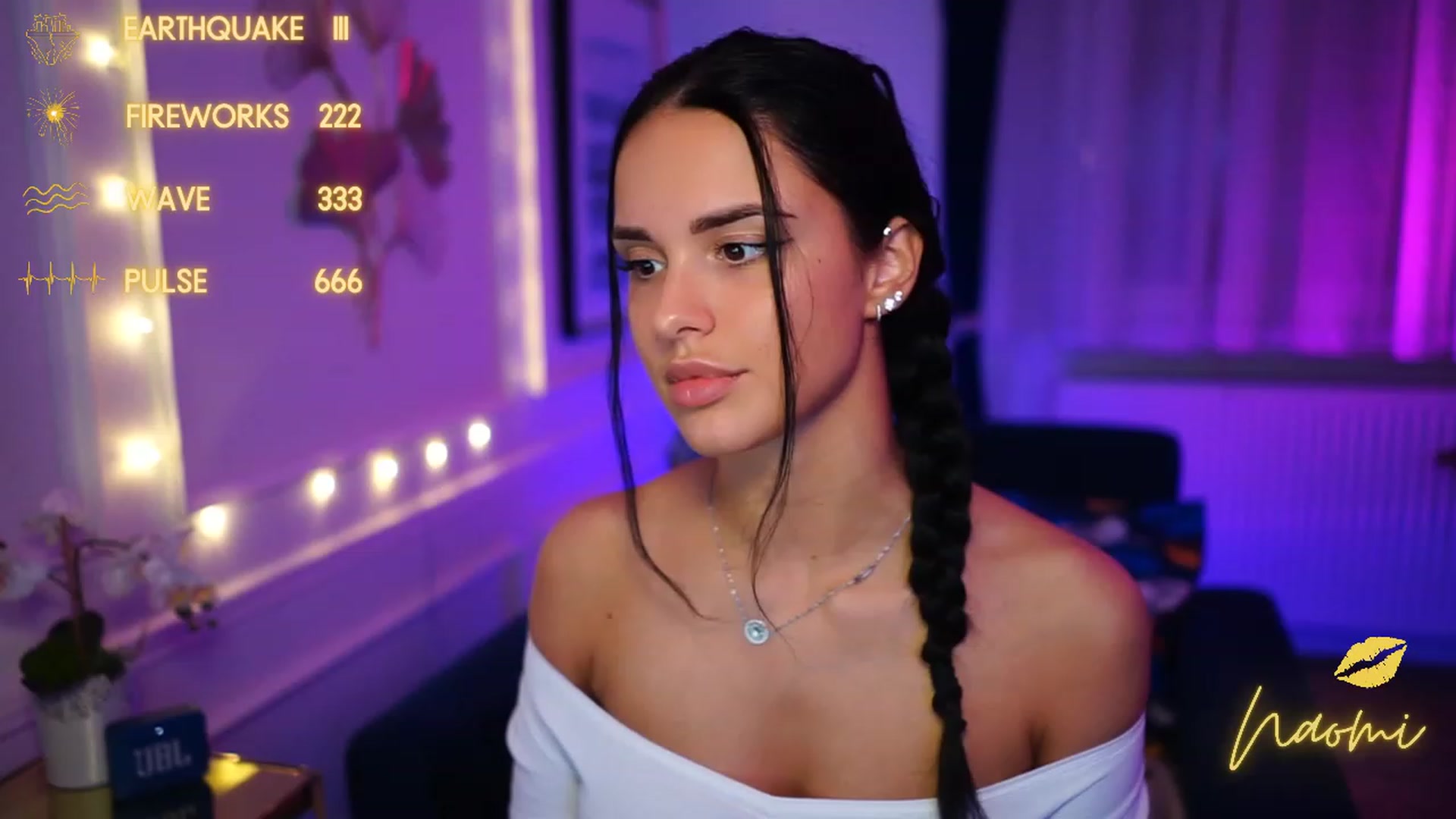 Gallery image thumbnail from cinnabellee's myfreecams stream on, 01/17/2023, 23:19 image 7 of 20
