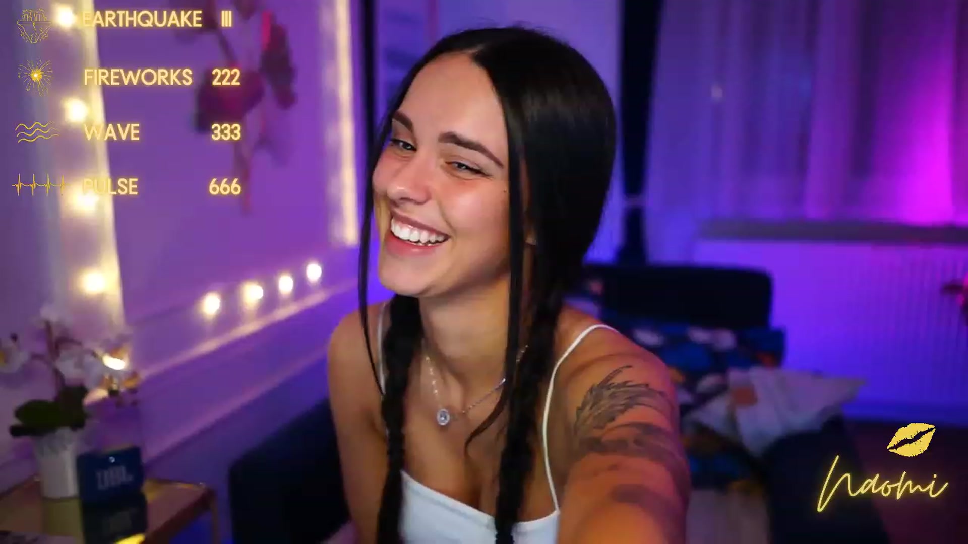 Gallery image thumbnail from cinnabellee's myfreecams stream on, 01/18/2023, 21:18 image 8 of 20
