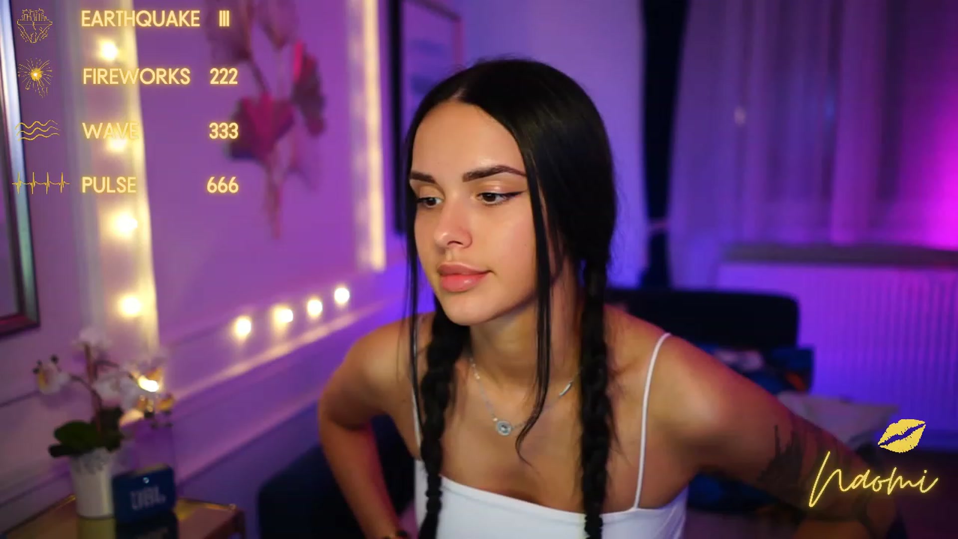 Gallery image thumbnail from cinnabellee's myfreecams stream on, 01/18/2023, 21:18 image 1 of 20