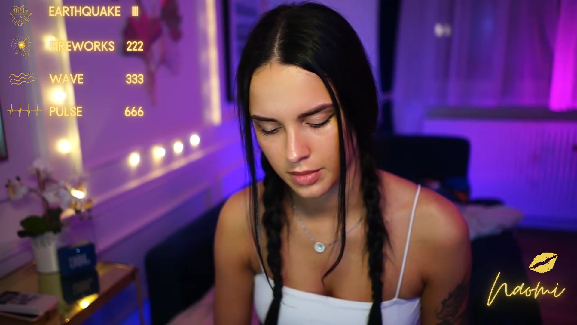 Gallery image thumbnail from cinnabellee's myfreecams stream on, 01/18/2023, 21:18 image 19 of 20