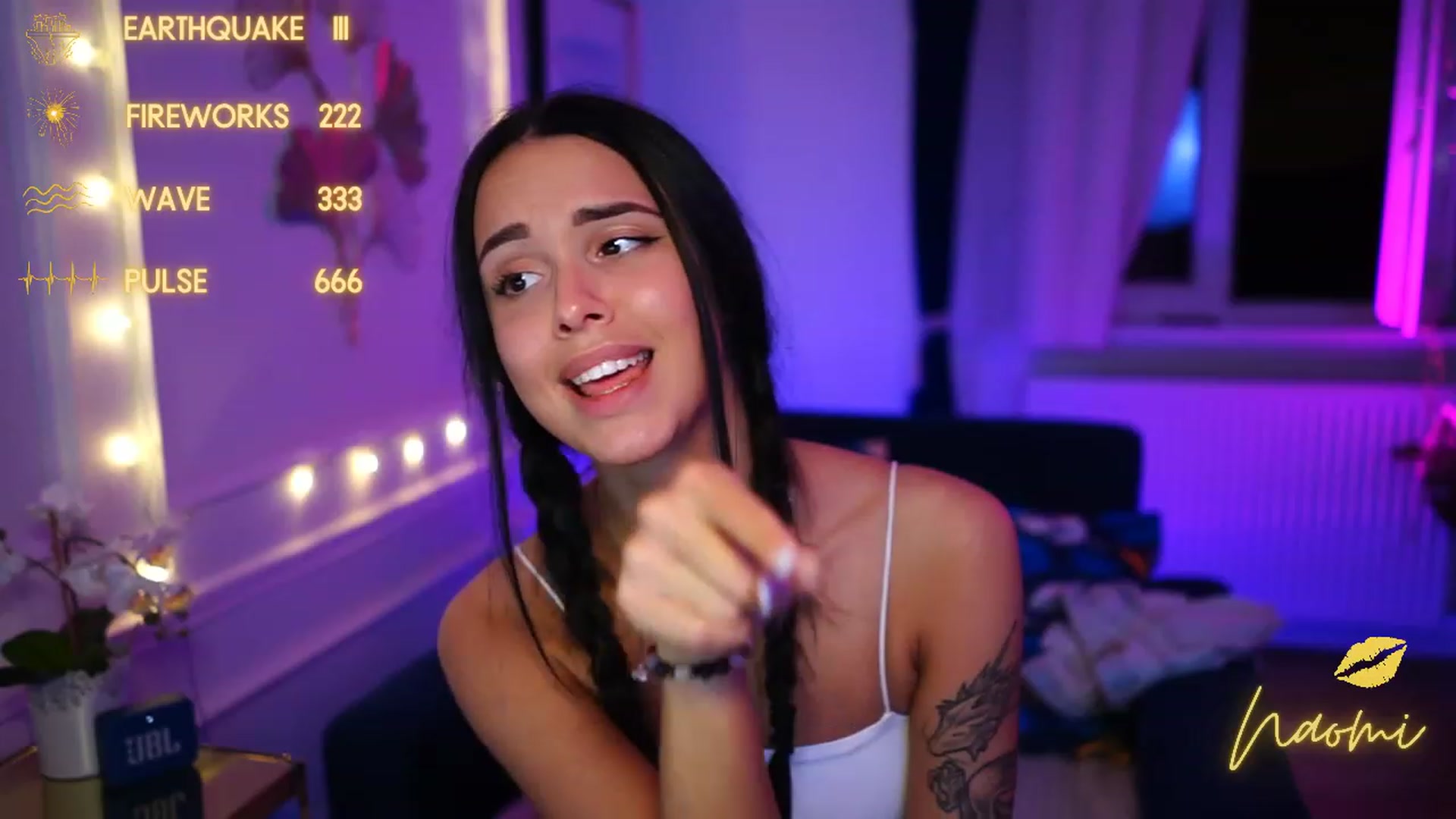 Gallery image thumbnail from cinnabellee's myfreecams stream on, 01/18/2023, 21:18 image 10 of 20